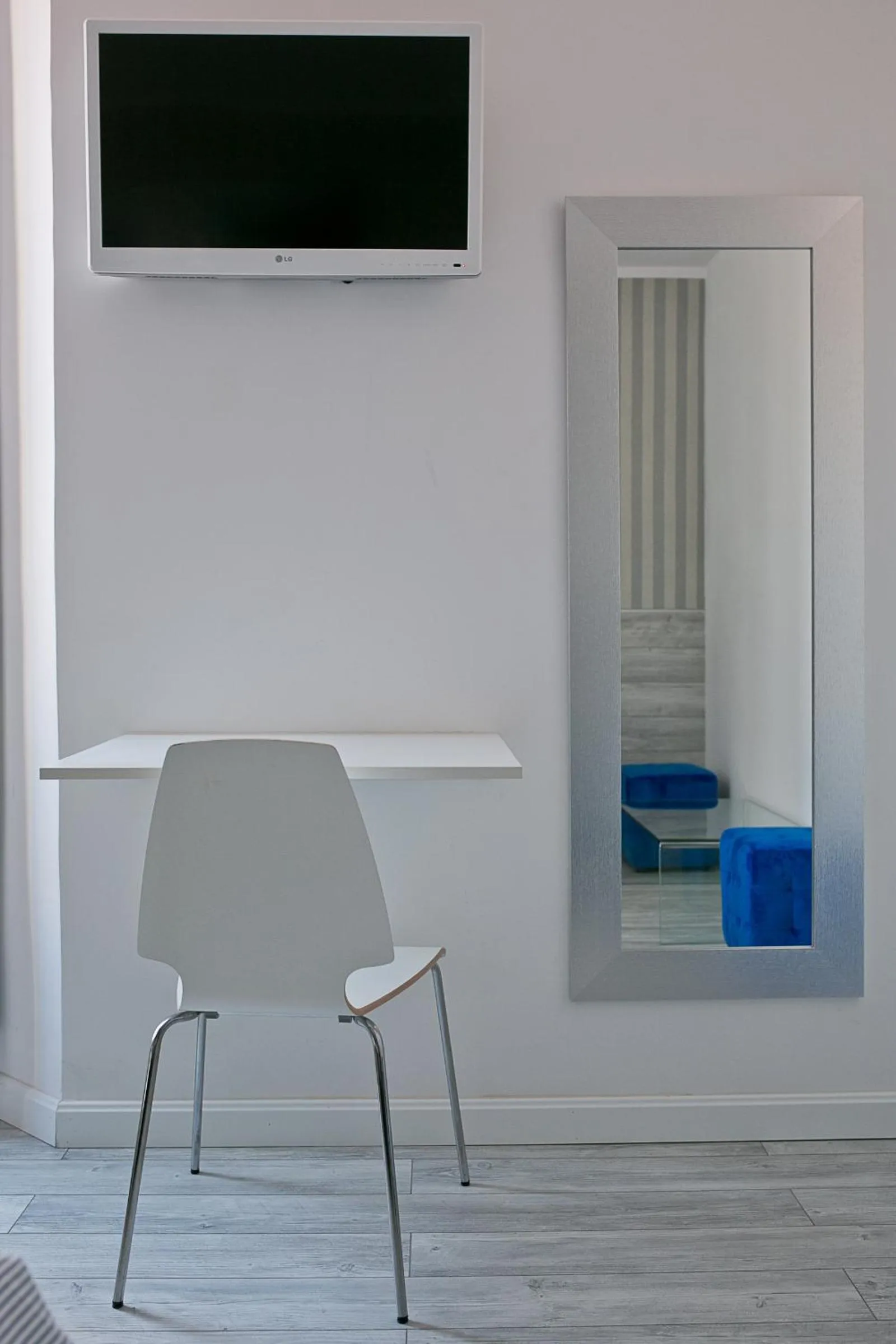 Decorative detail in Hostal Main Street Madrid