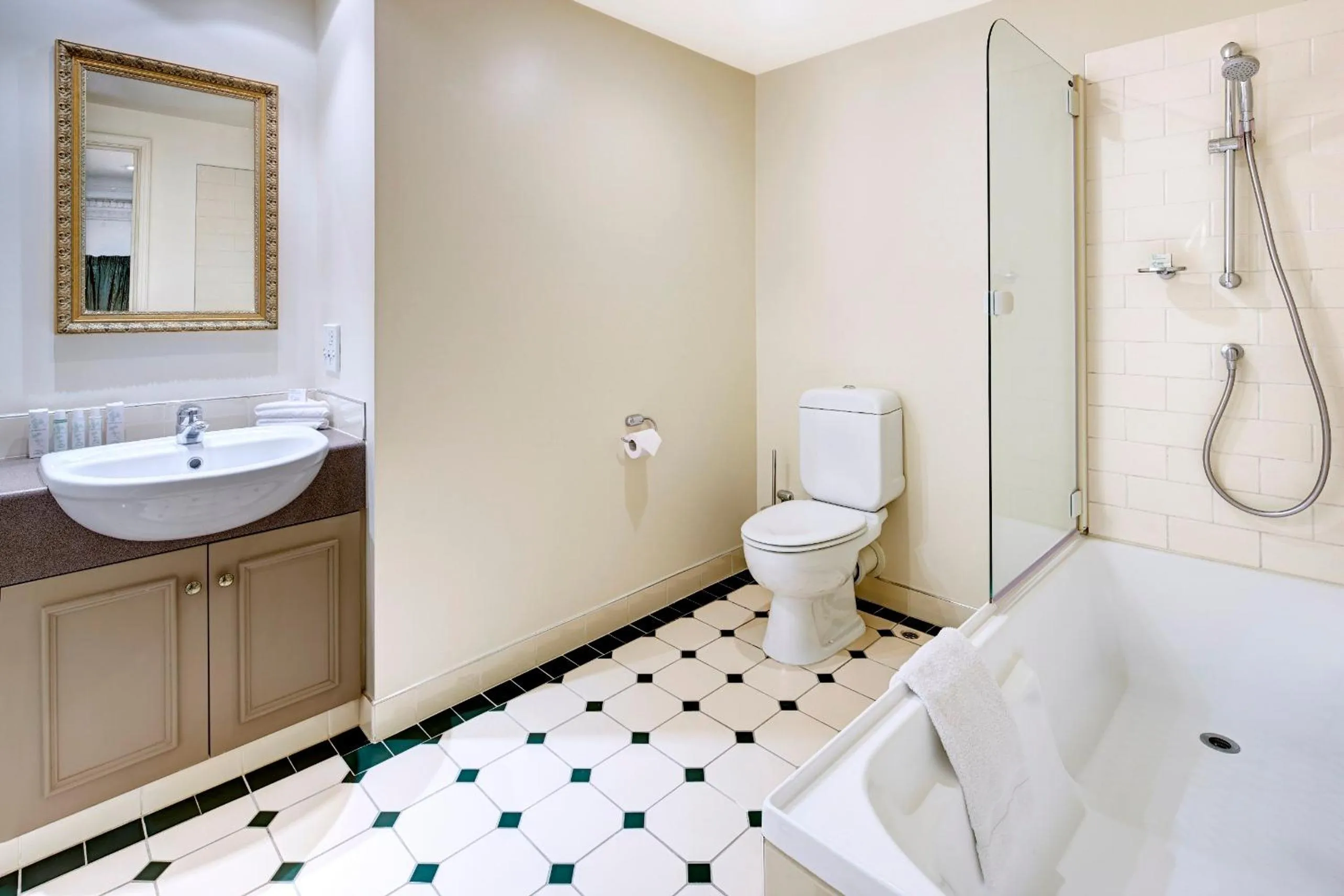 Bathroom in Adina Heritage Christchurch