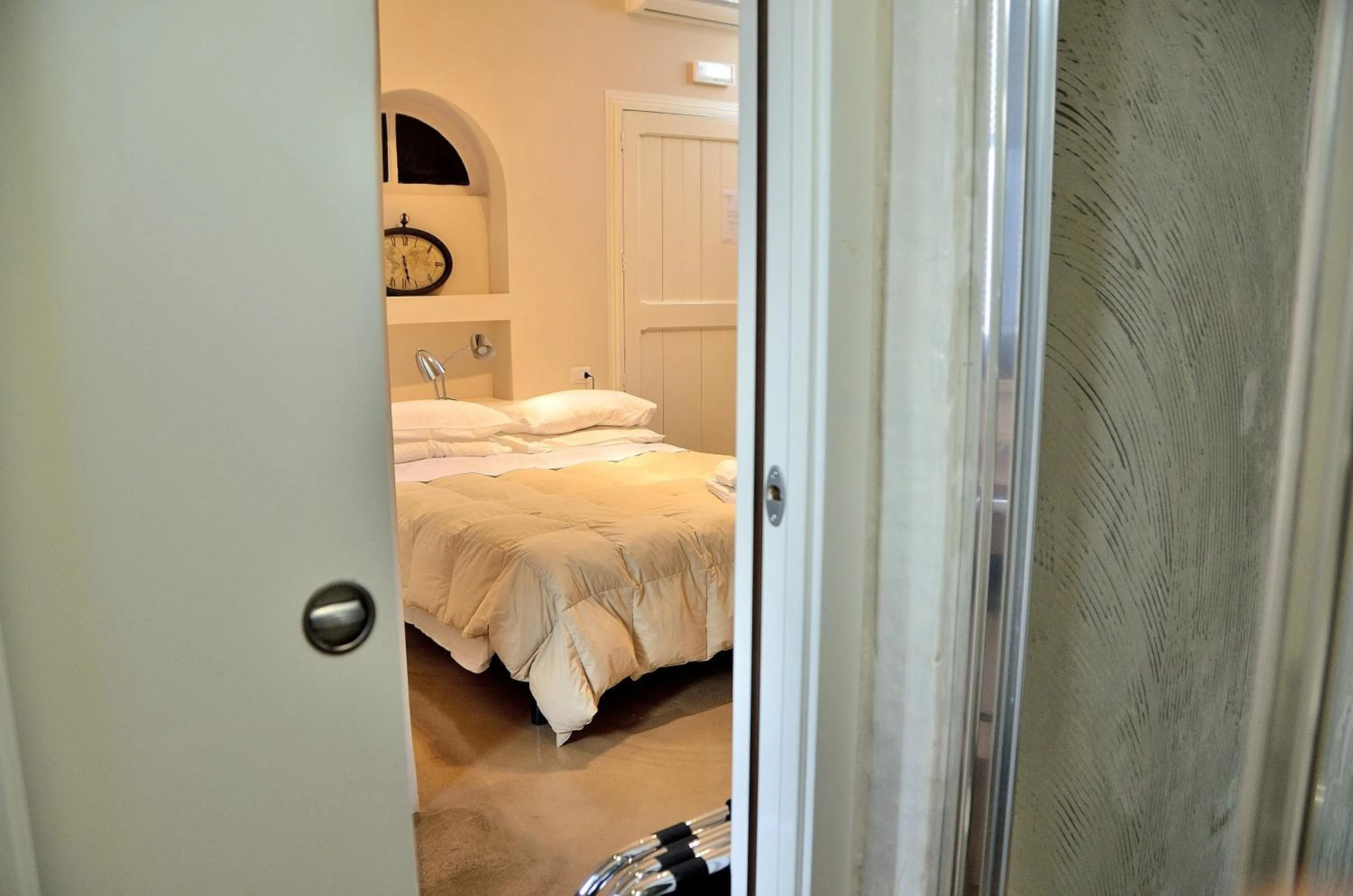 Bathroom, Bed in Azzurretta Guest House