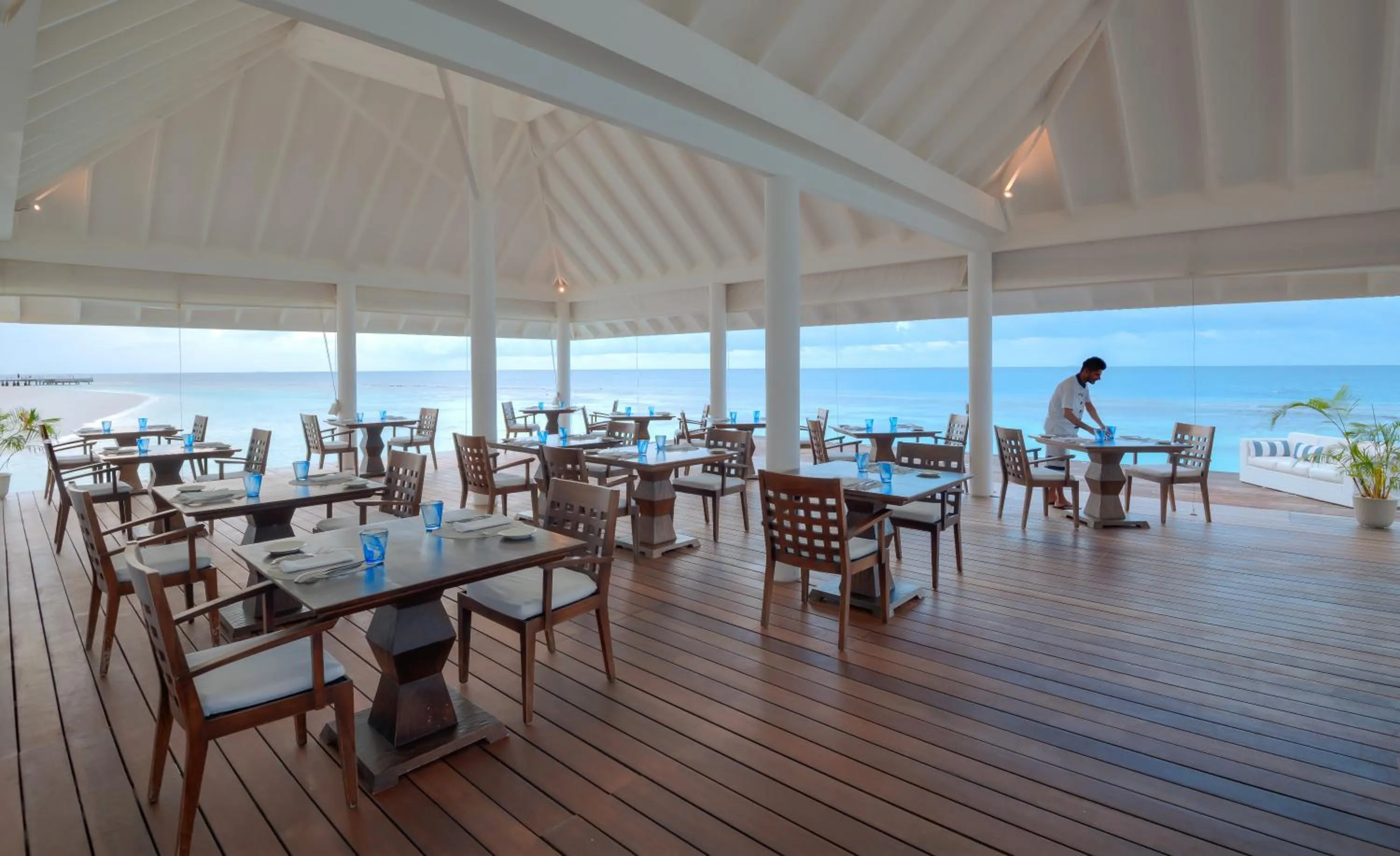 Restaurant/places to eat in Diamonds Athuruga Maldives Resort & Spa