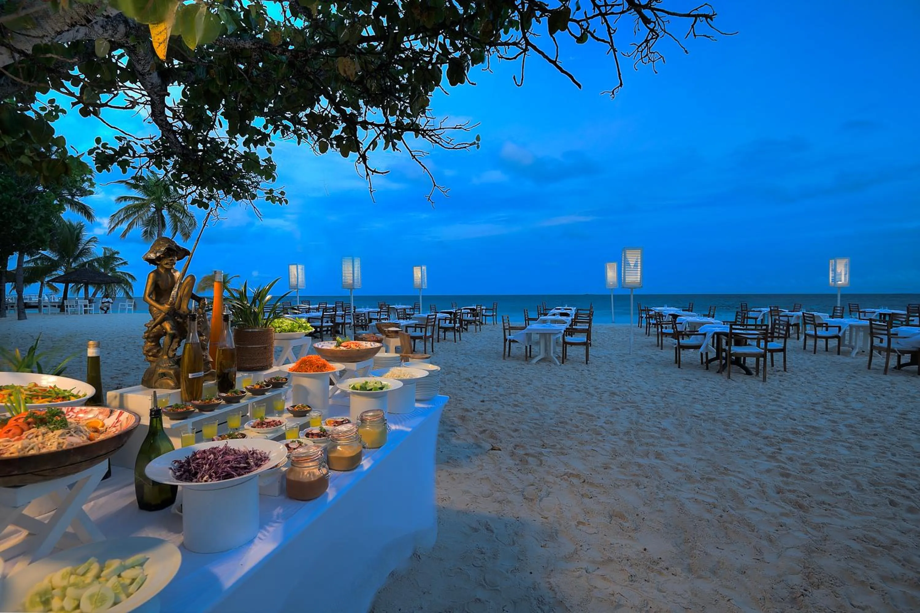 Restaurant/places to eat in Diamonds Athuruga Maldives Resort & Spa