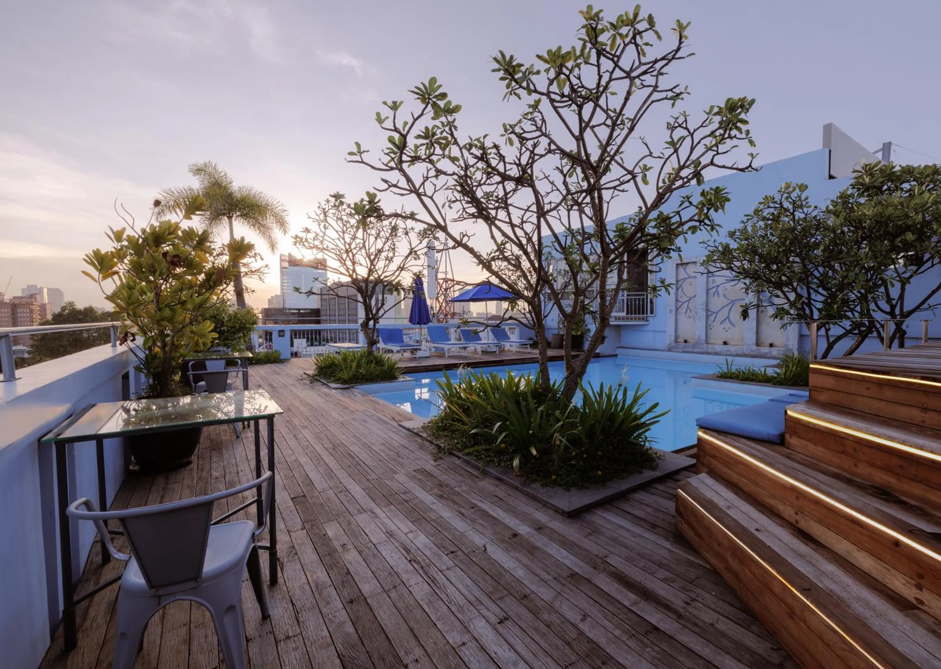 Swimming pool in The Frangipani Royal Palace Hotel