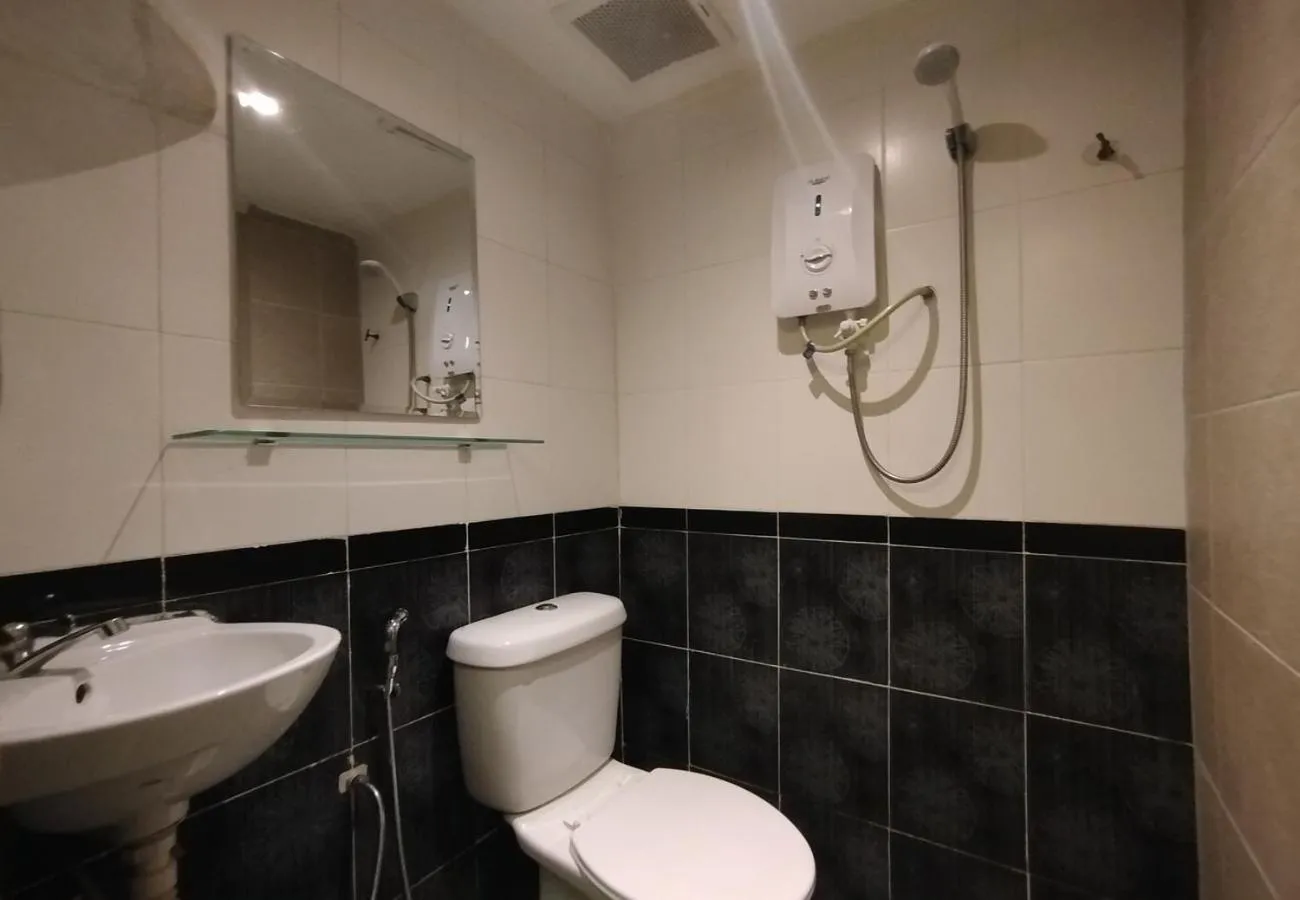 Shower in Fast Hotel Setapak Near Tunku Abdul Rahman UMT KL