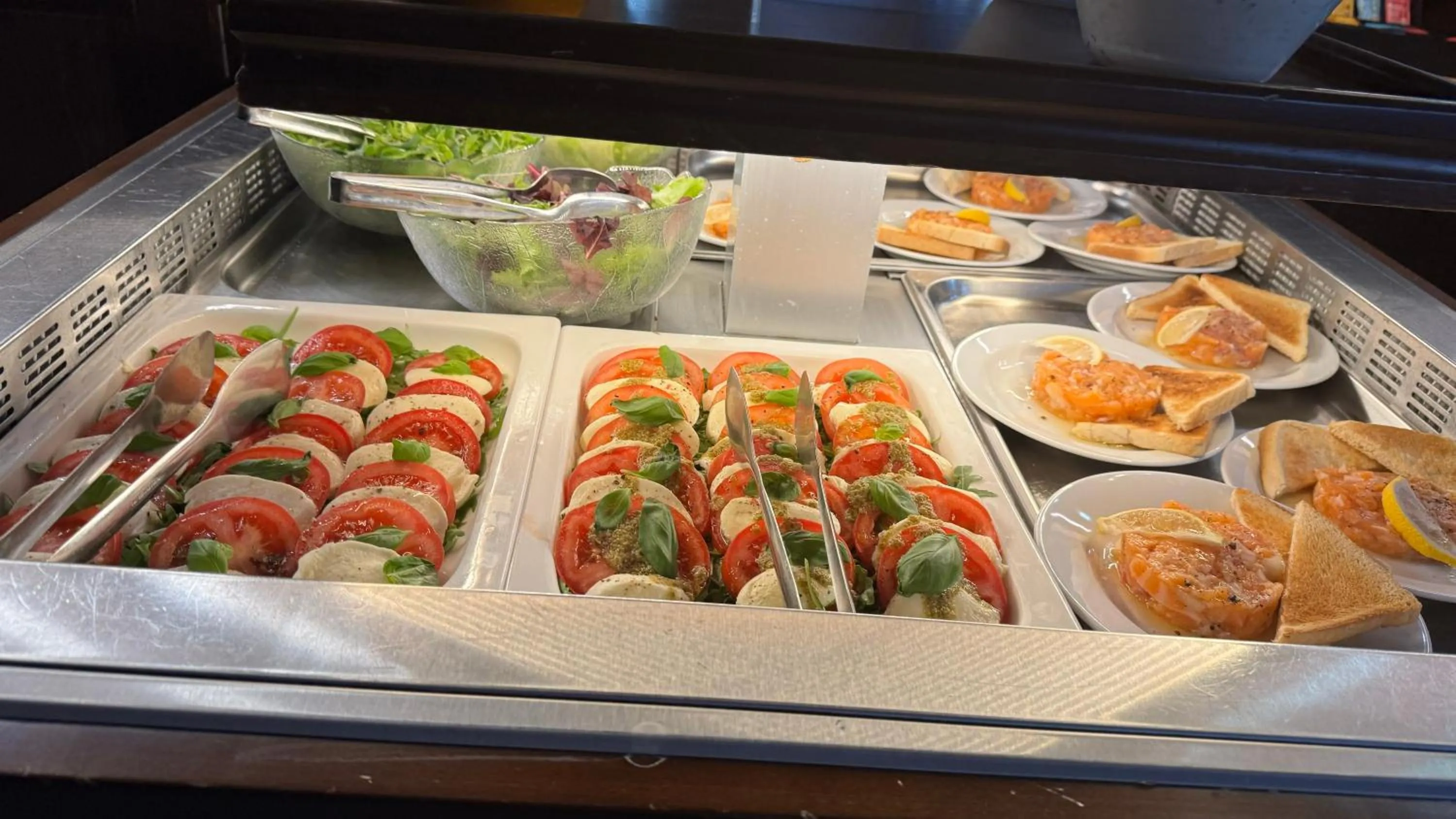 Food and drinks in Hotel Berg