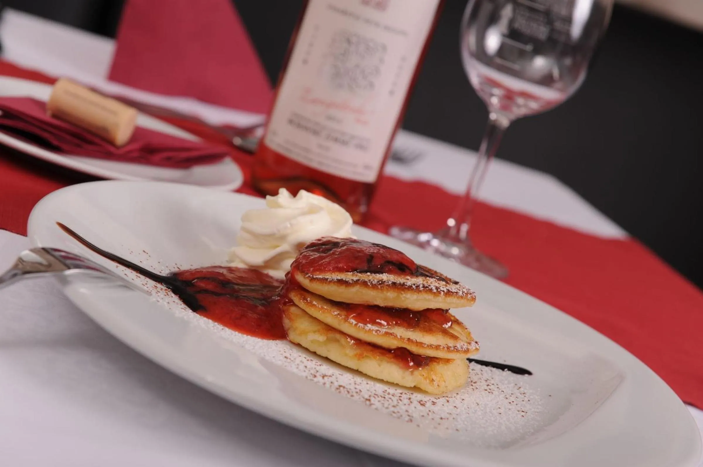 Restaurant/places to eat in Hotel Berg