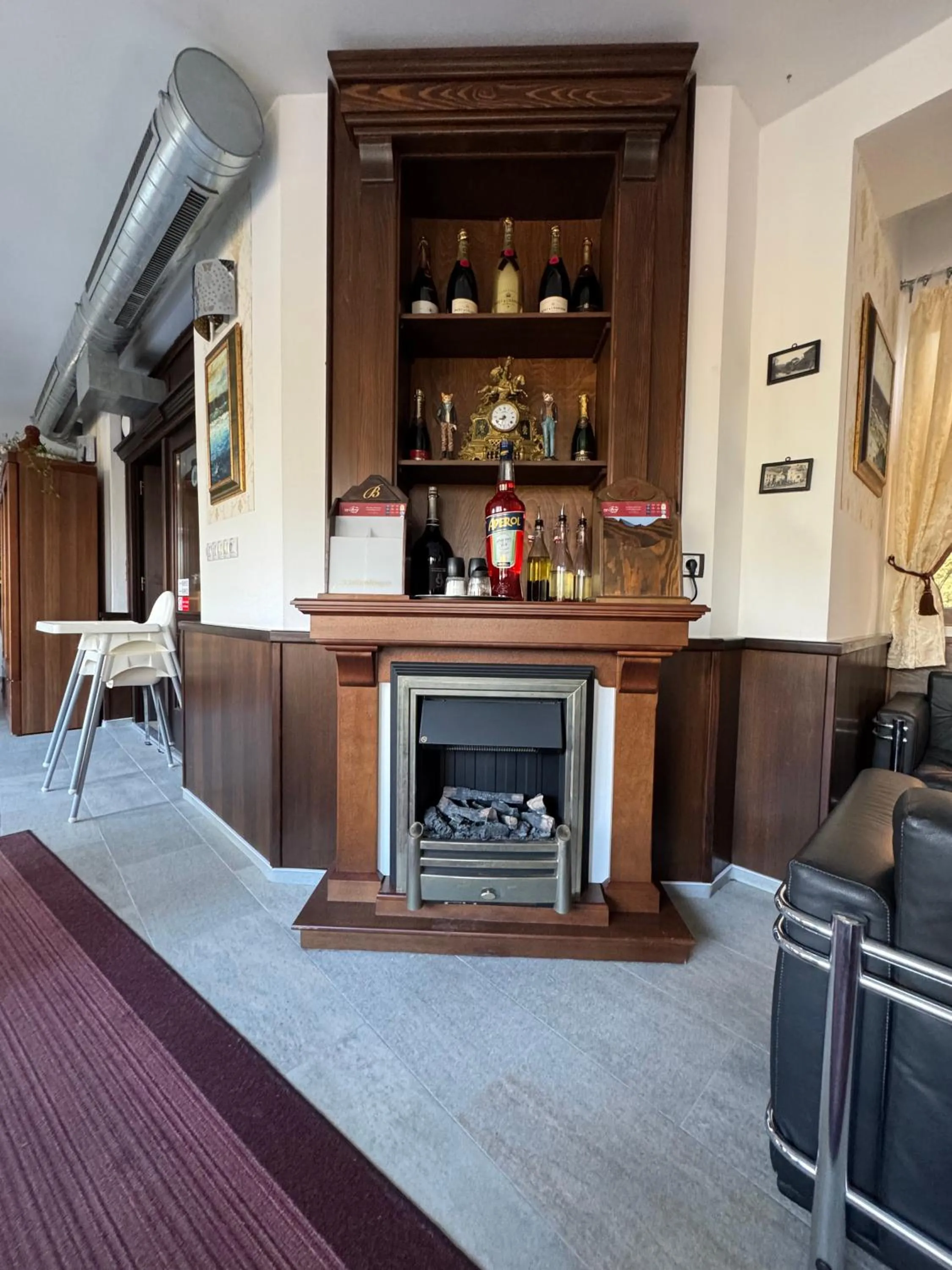 Restaurant/places to eat in Hotel Berg