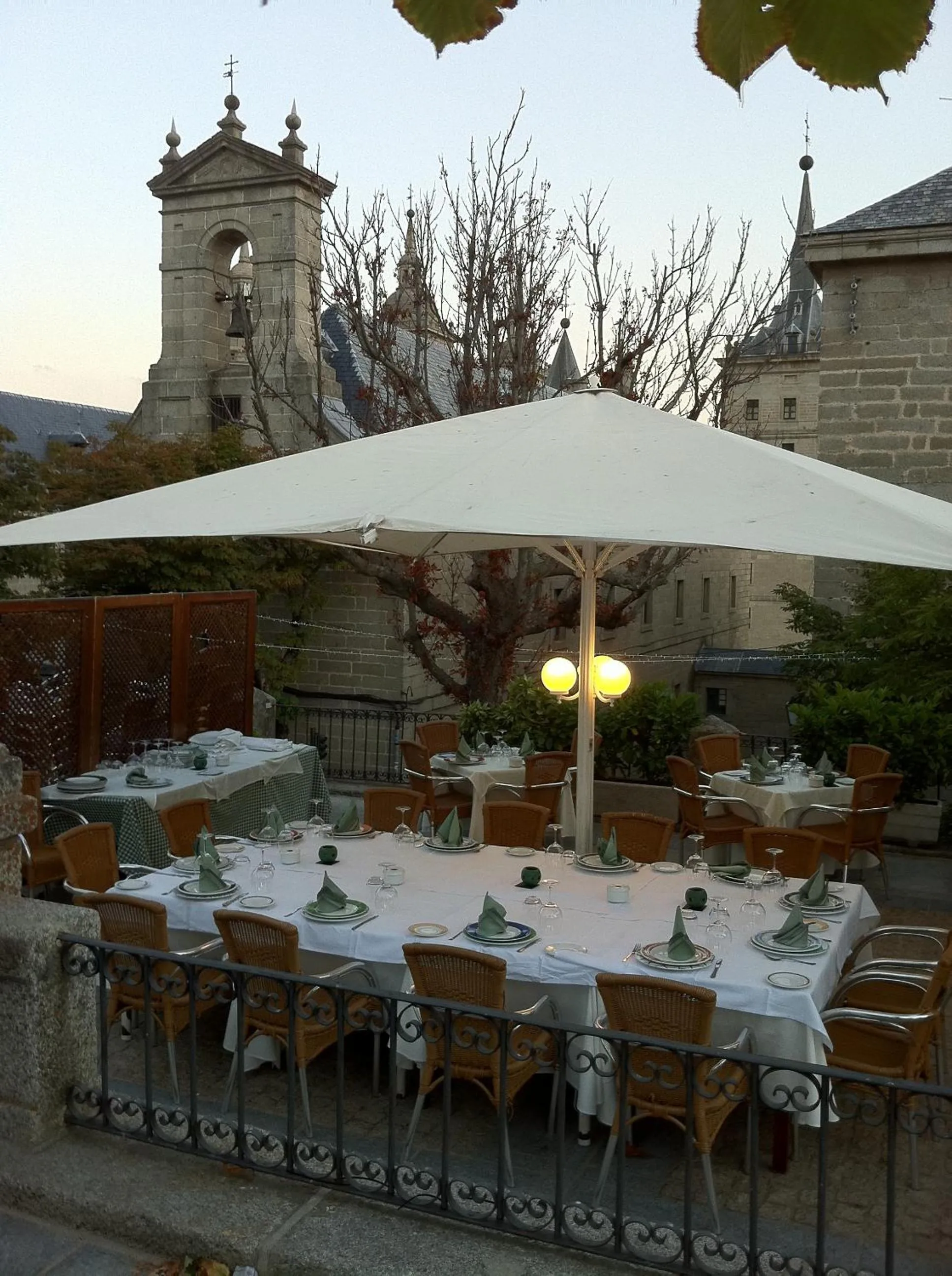 Restaurant/places to eat in Hotel De Martin
