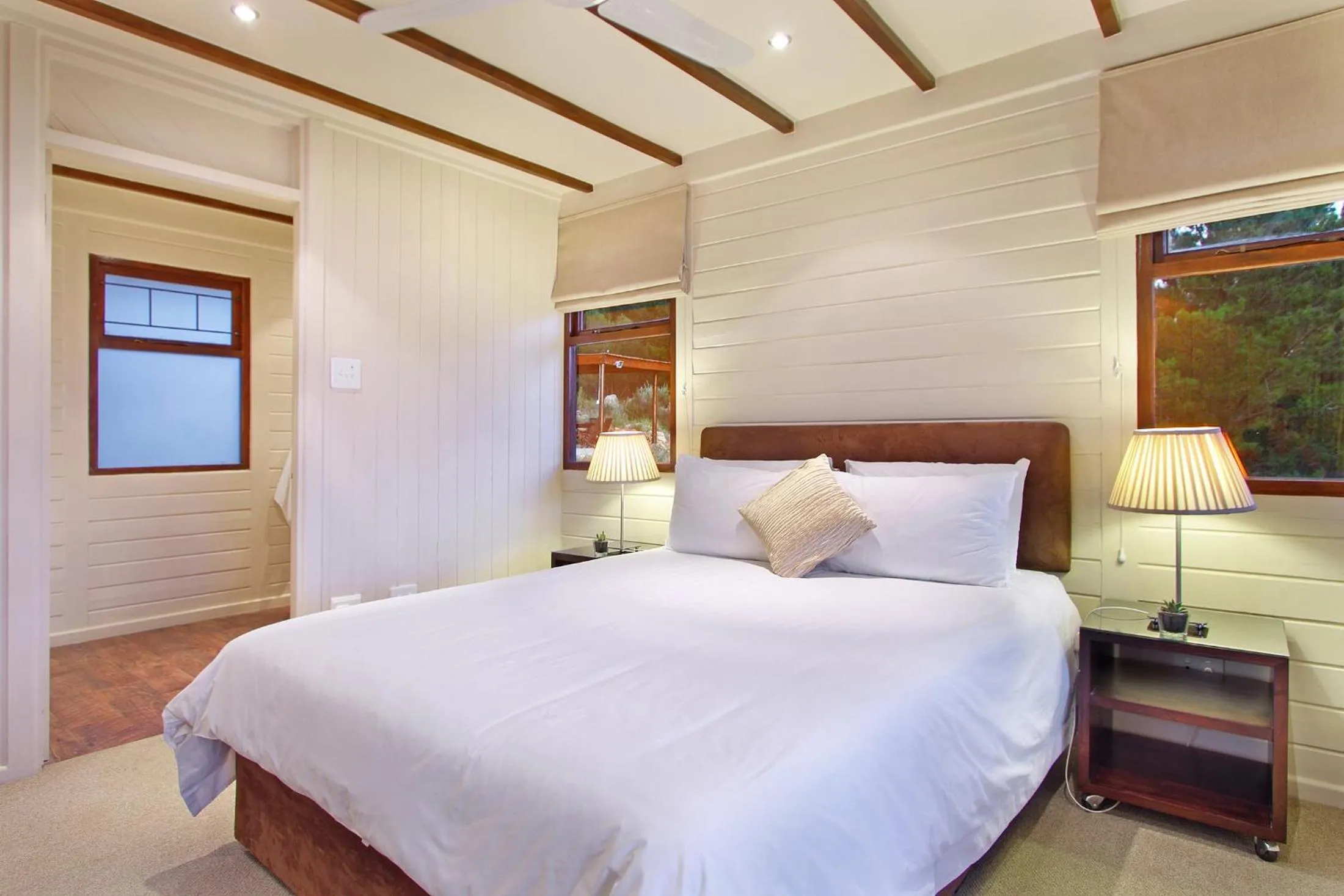 Bed in Lalapanzi Lodge