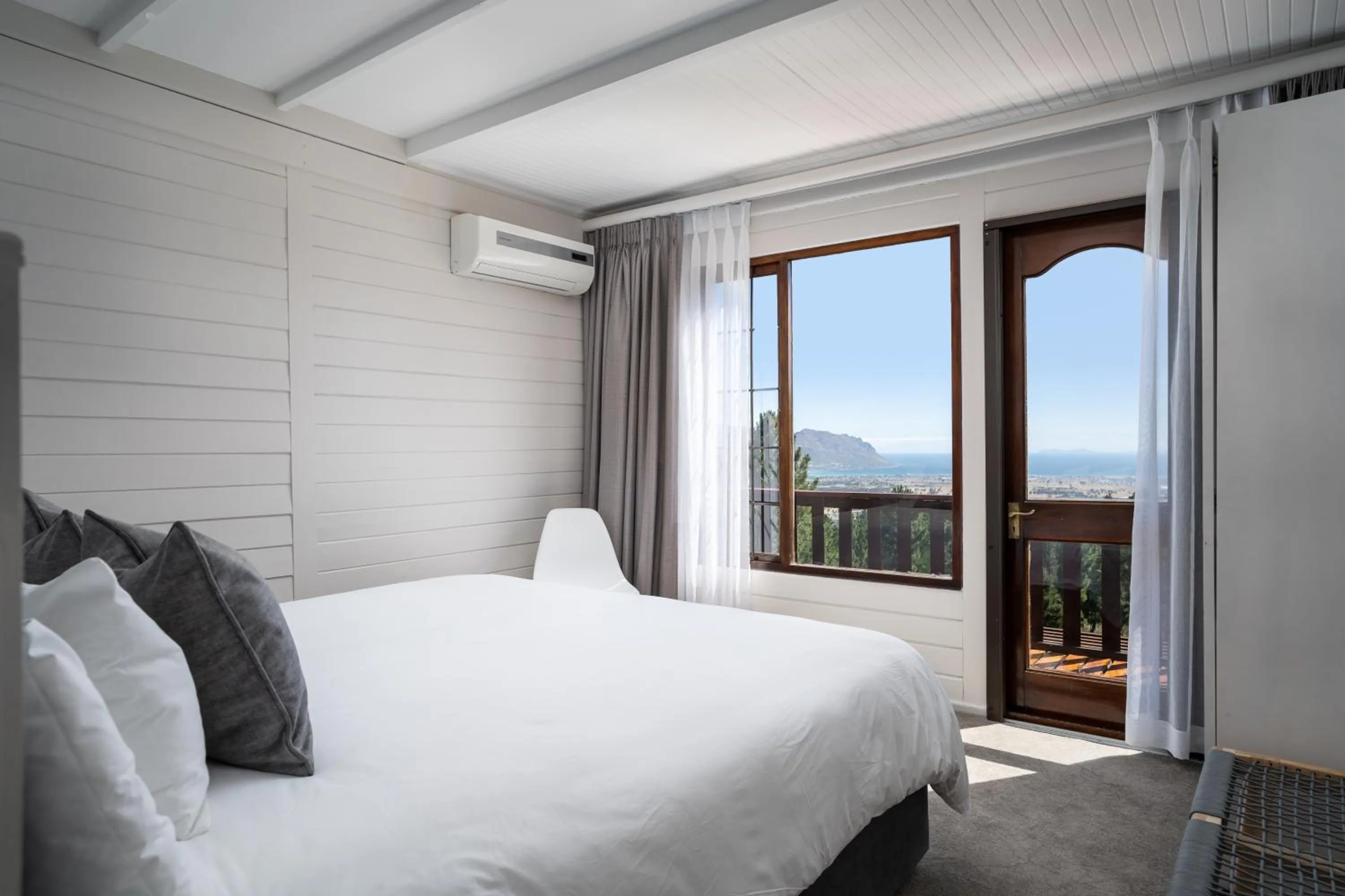 Bed in Lalapanzi Lodge