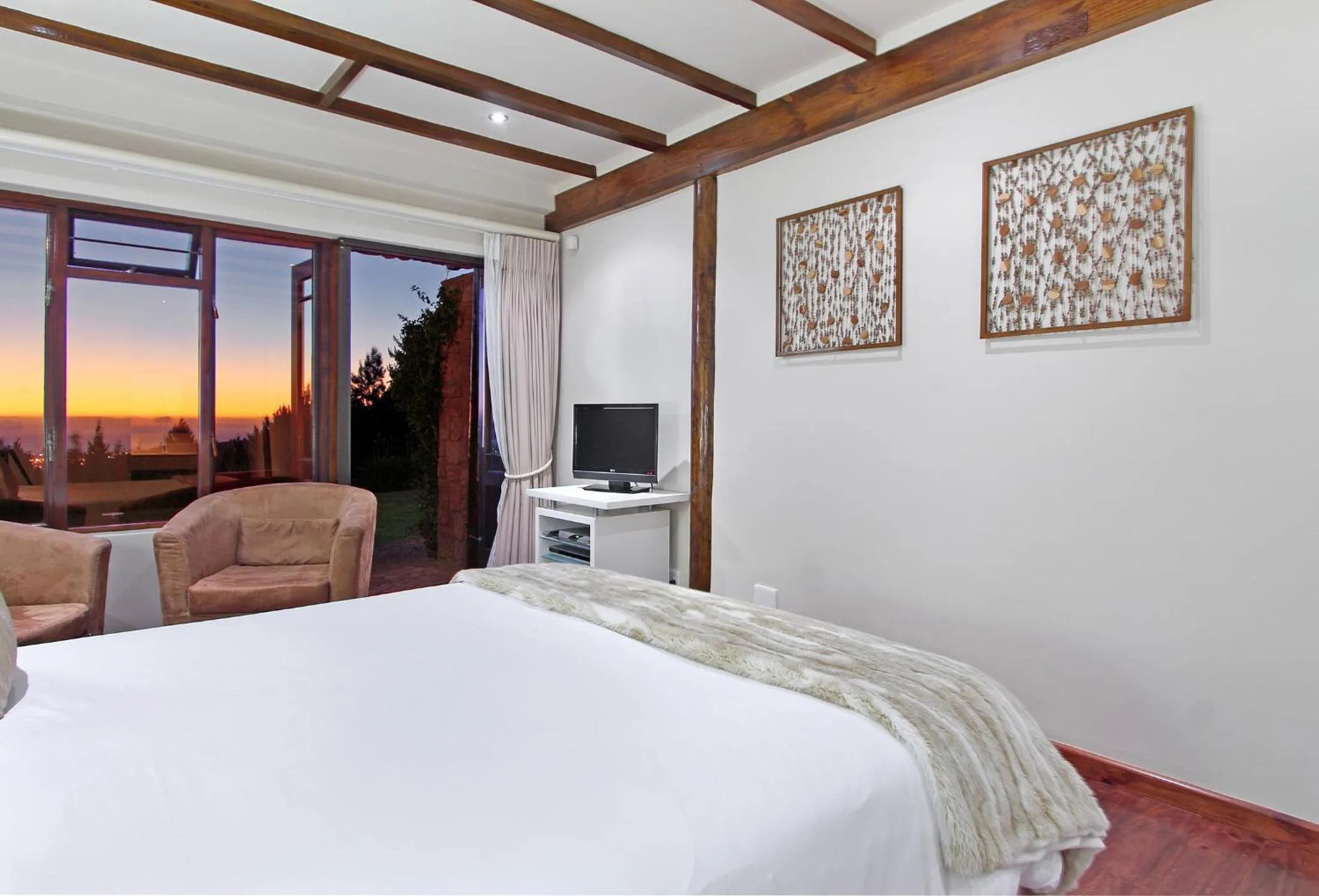 Bed in Lalapanzi Lodge