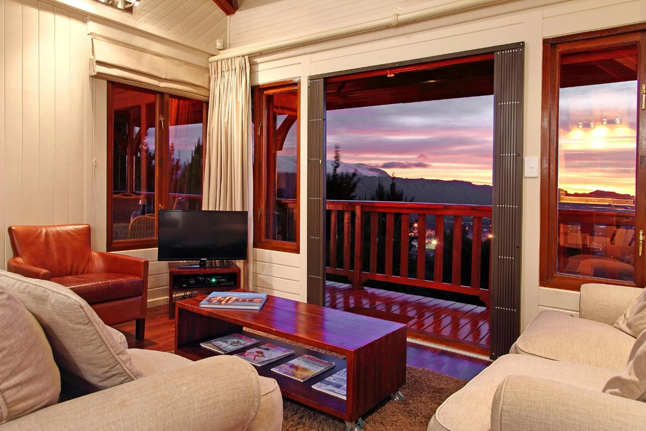 TV and multimedia in Lalapanzi Lodge