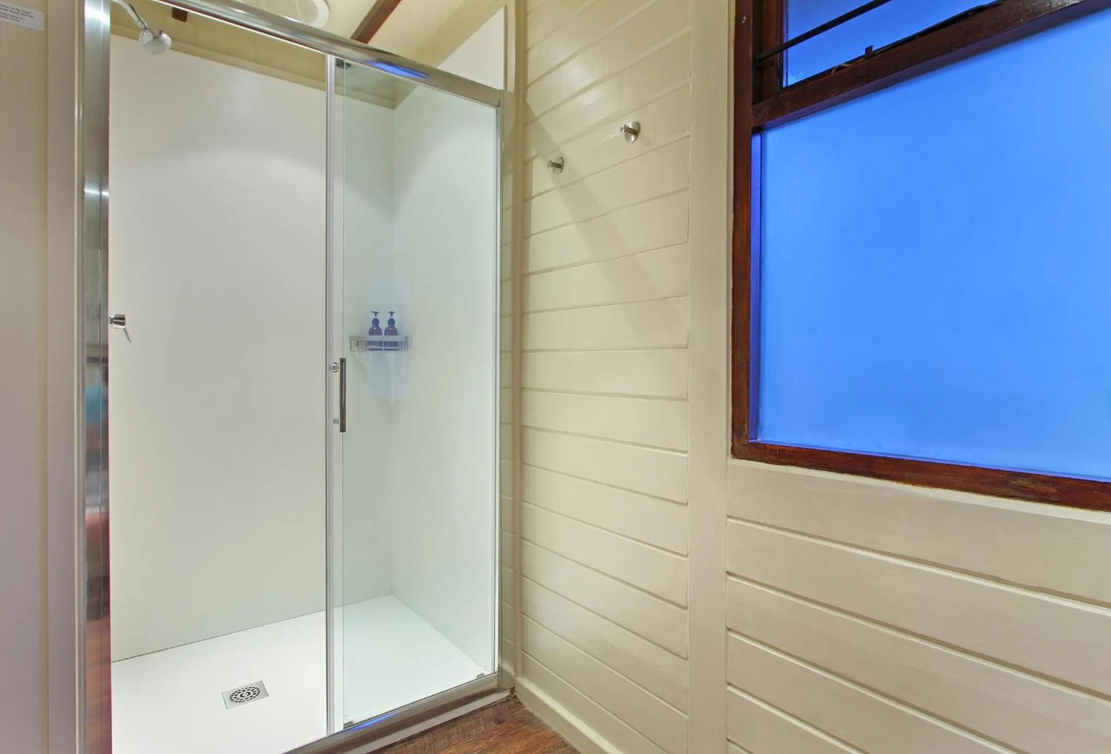 Shower in Lalapanzi Lodge