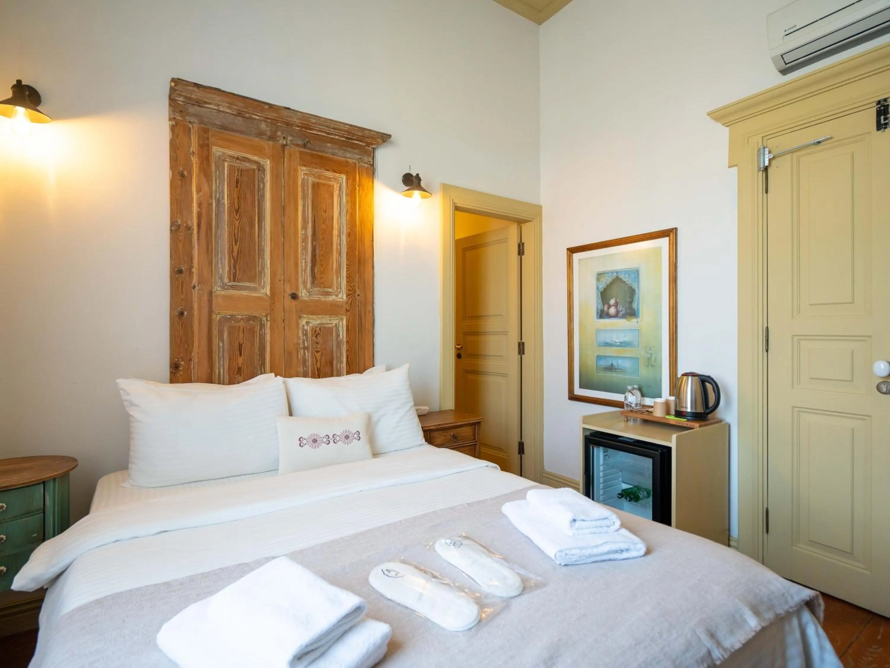 Bed in Macaron Konagi