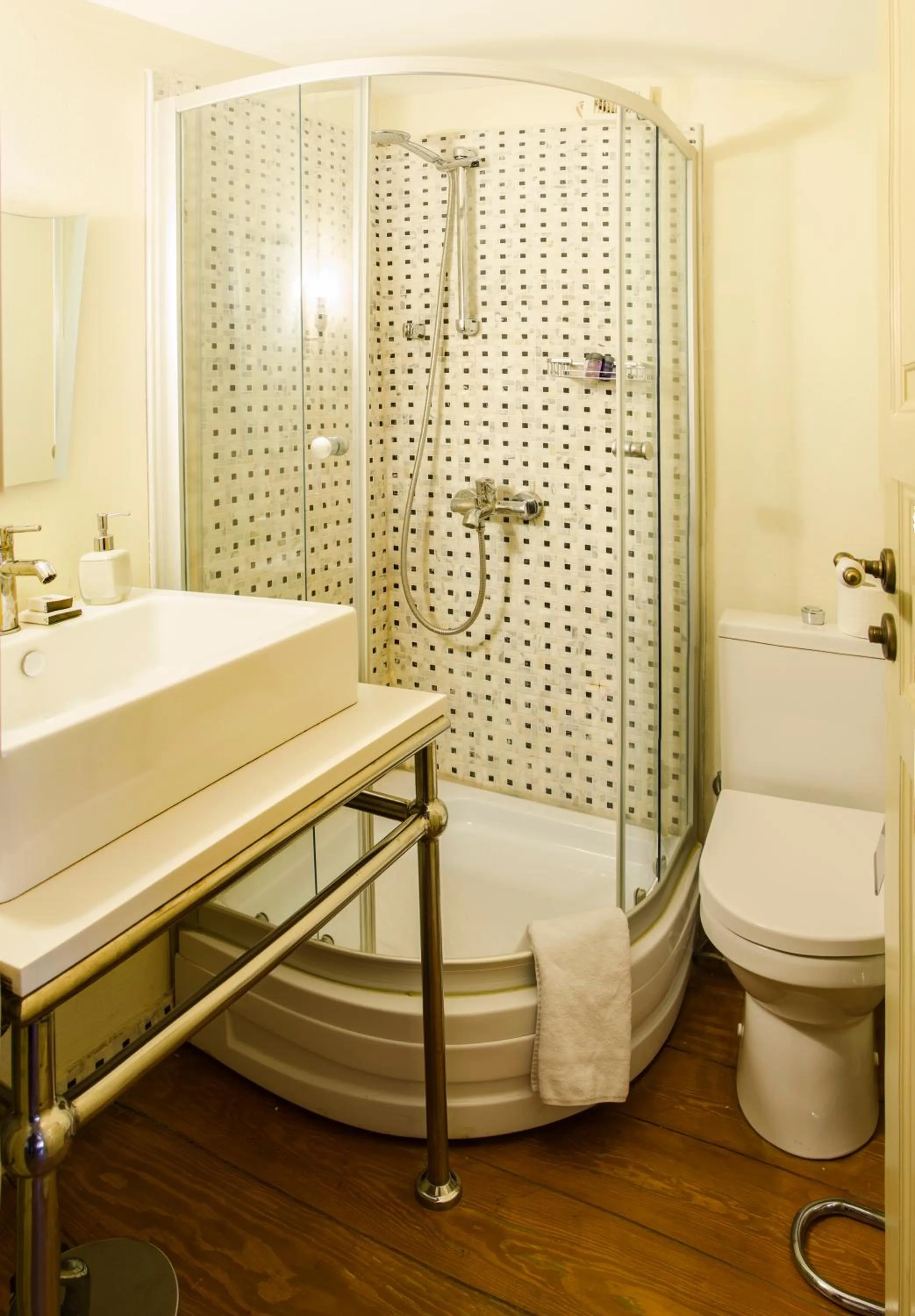 Bathroom in Macaron Konagi