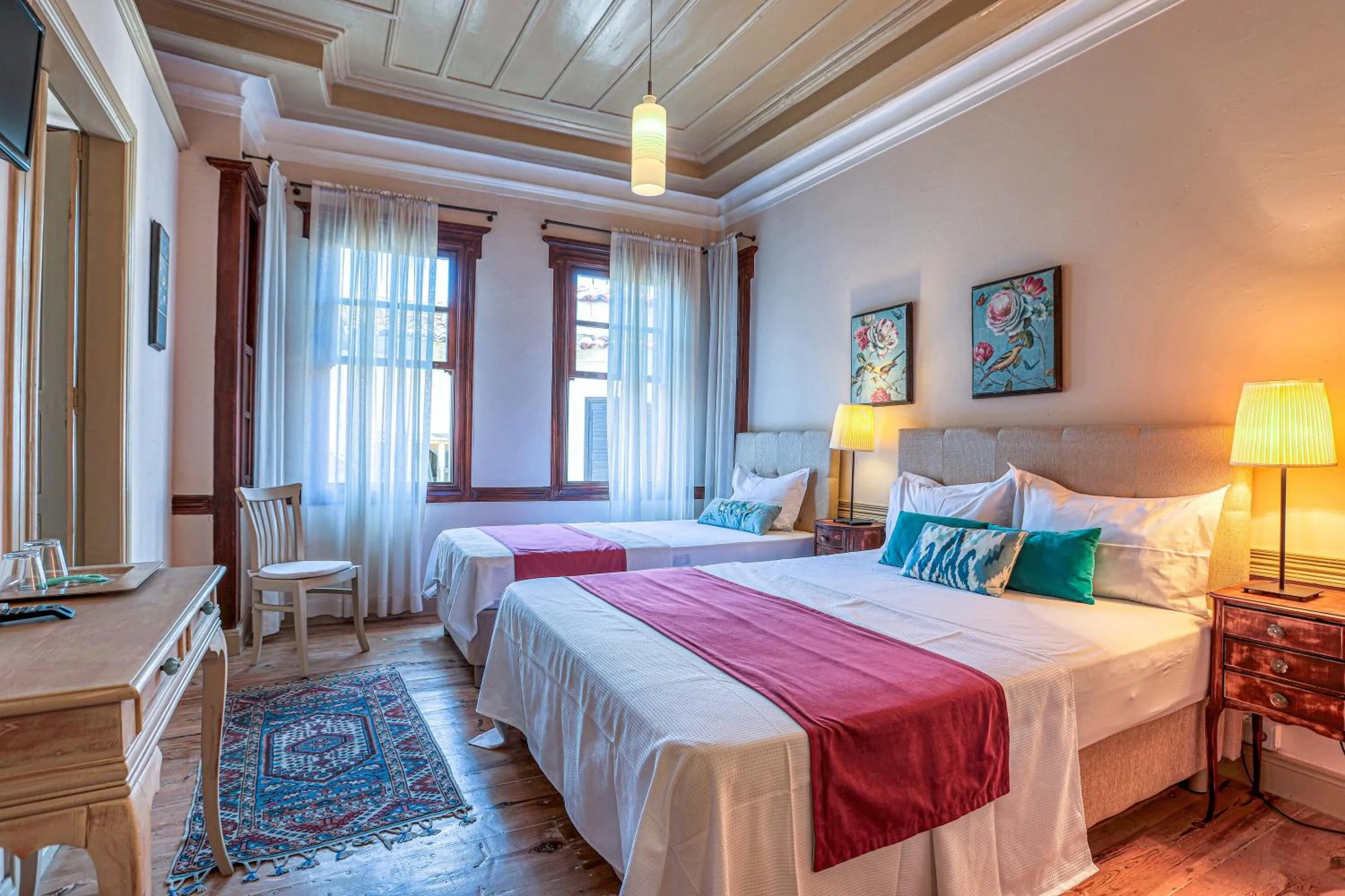 Photo of the whole room in Macaron Konagi