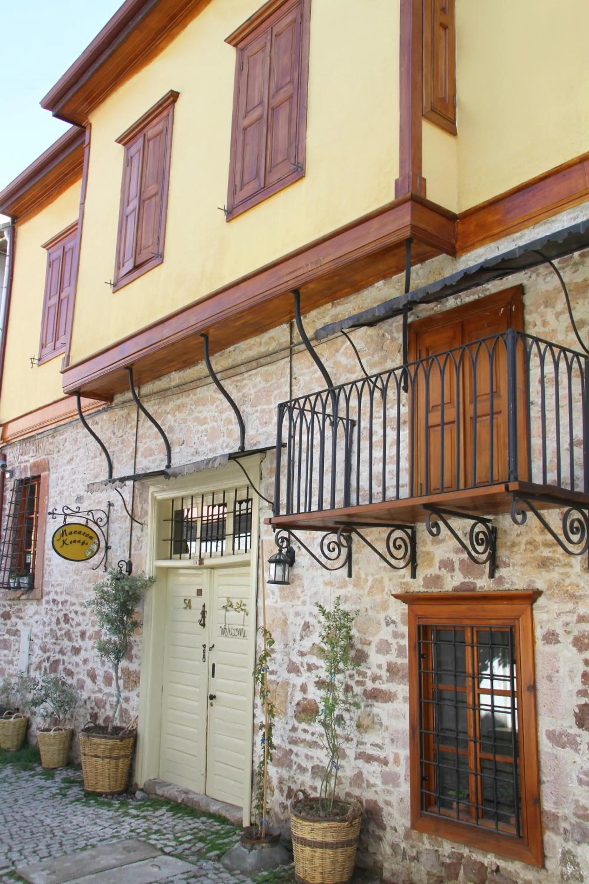 Facade/entrance in Macaron Konagi