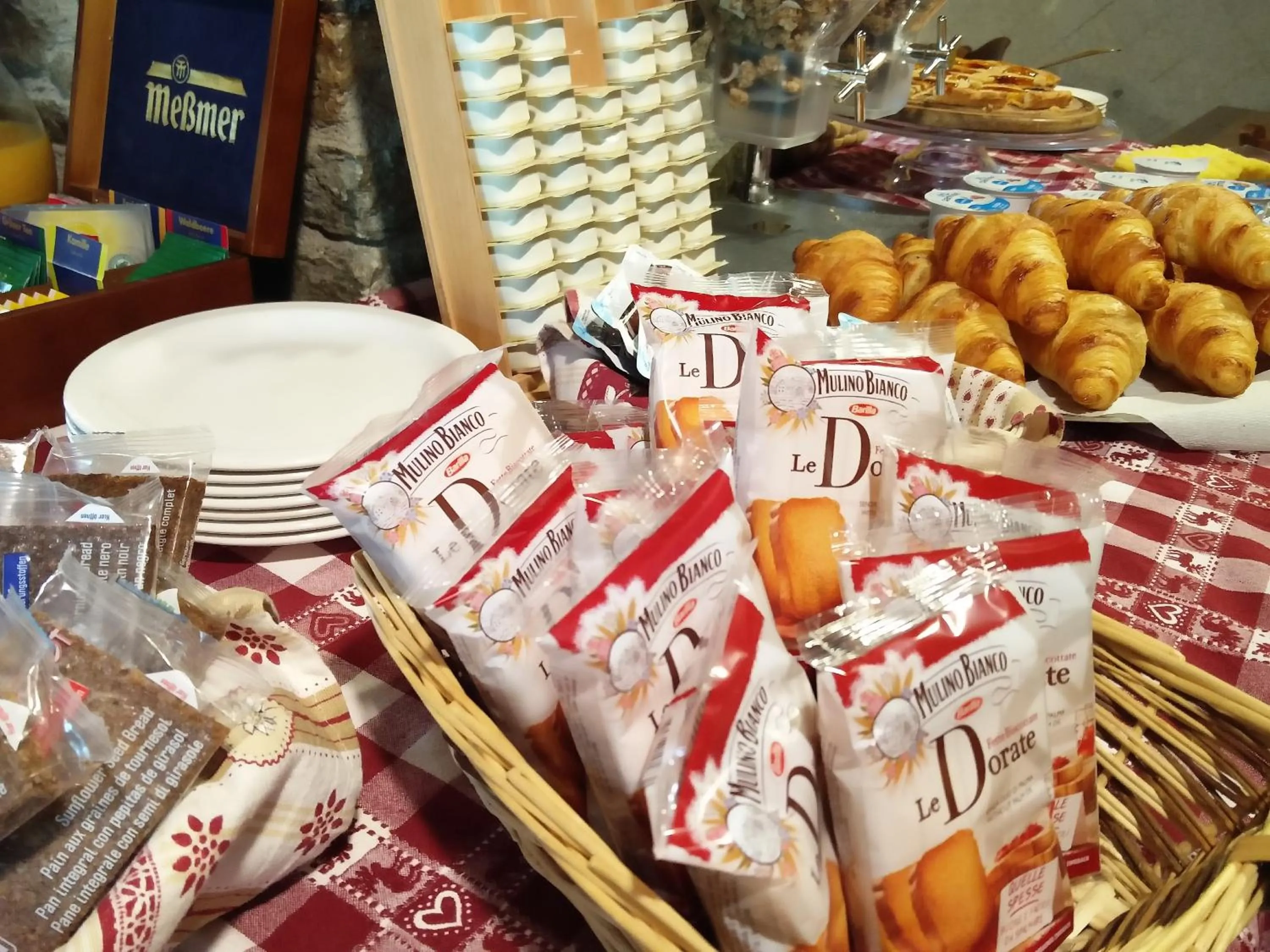 Breakfast in Hotel Baita Cretaz