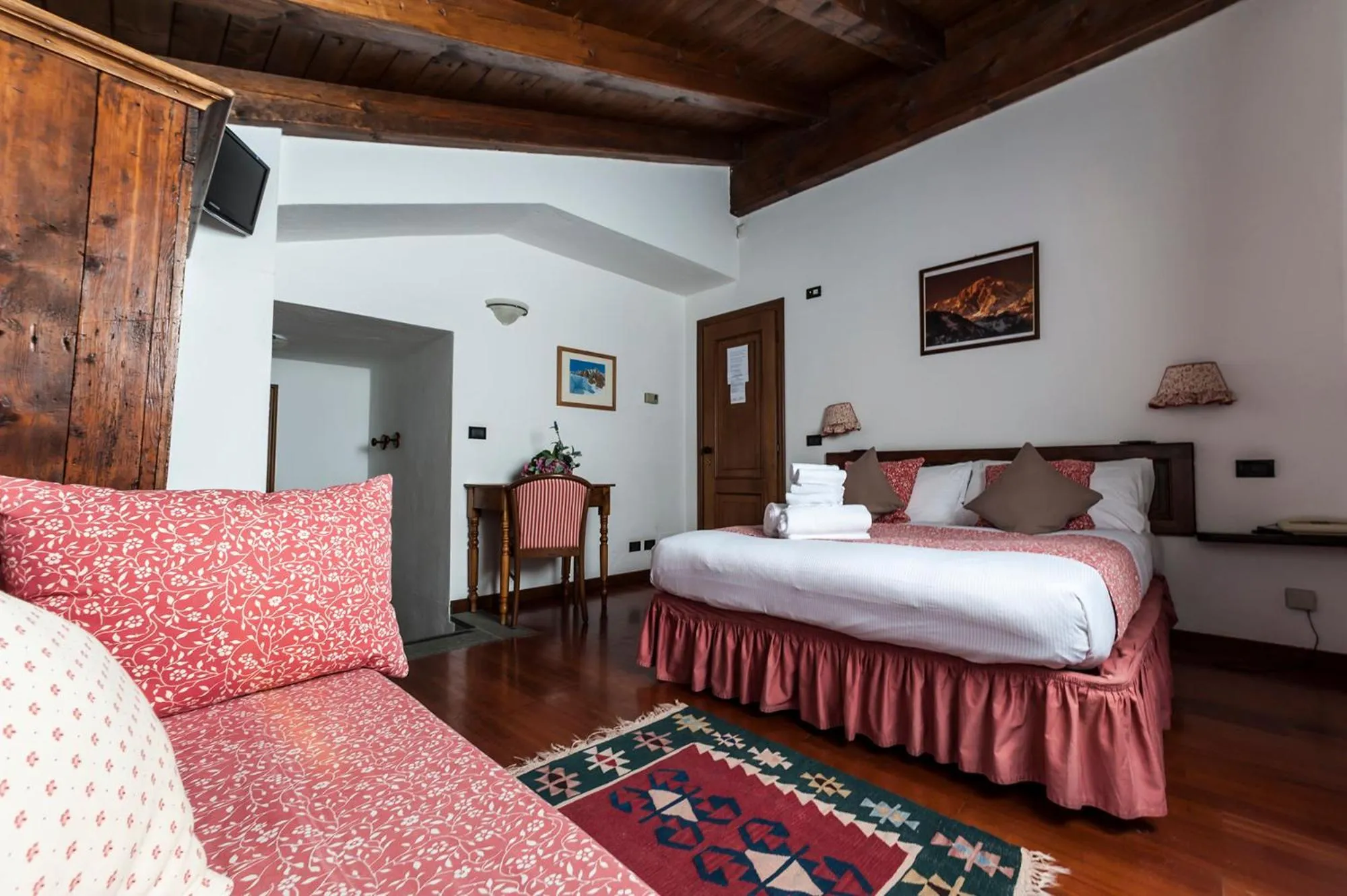 Bed in Hotel Baita Cretaz