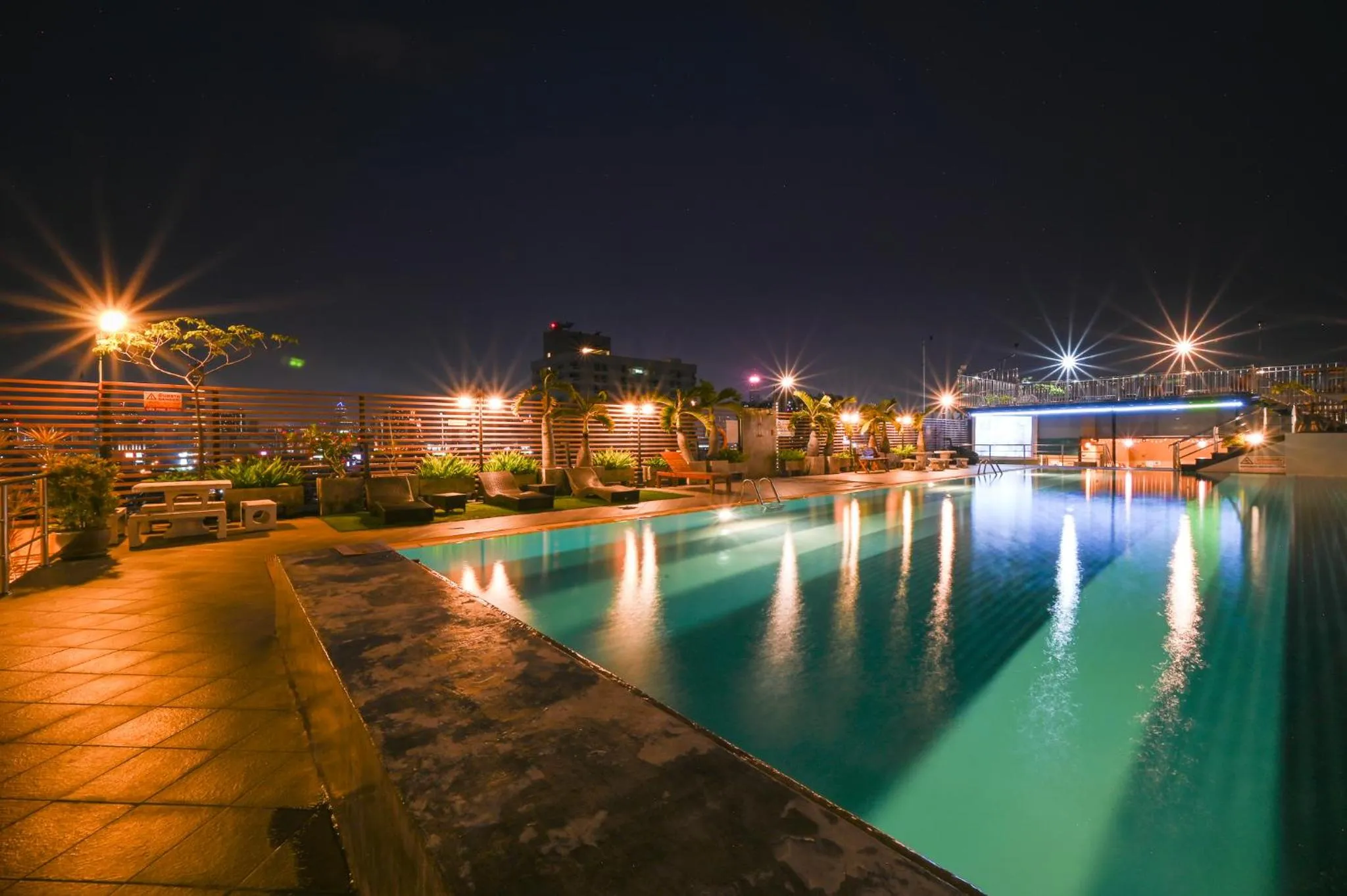 Swimming pool in Witchuwan Apartel