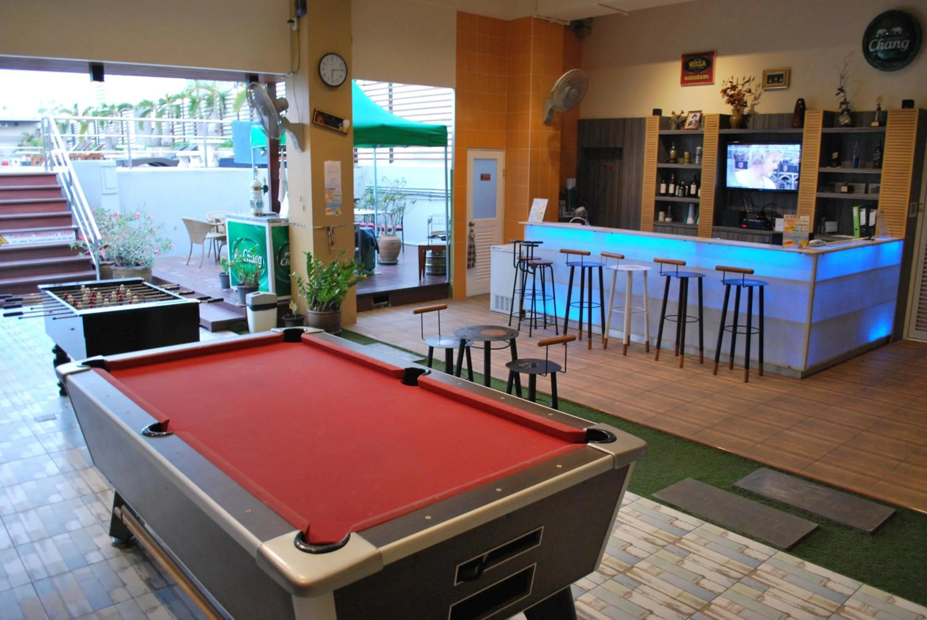 Restaurant/places to eat in Witchuwan Apartel