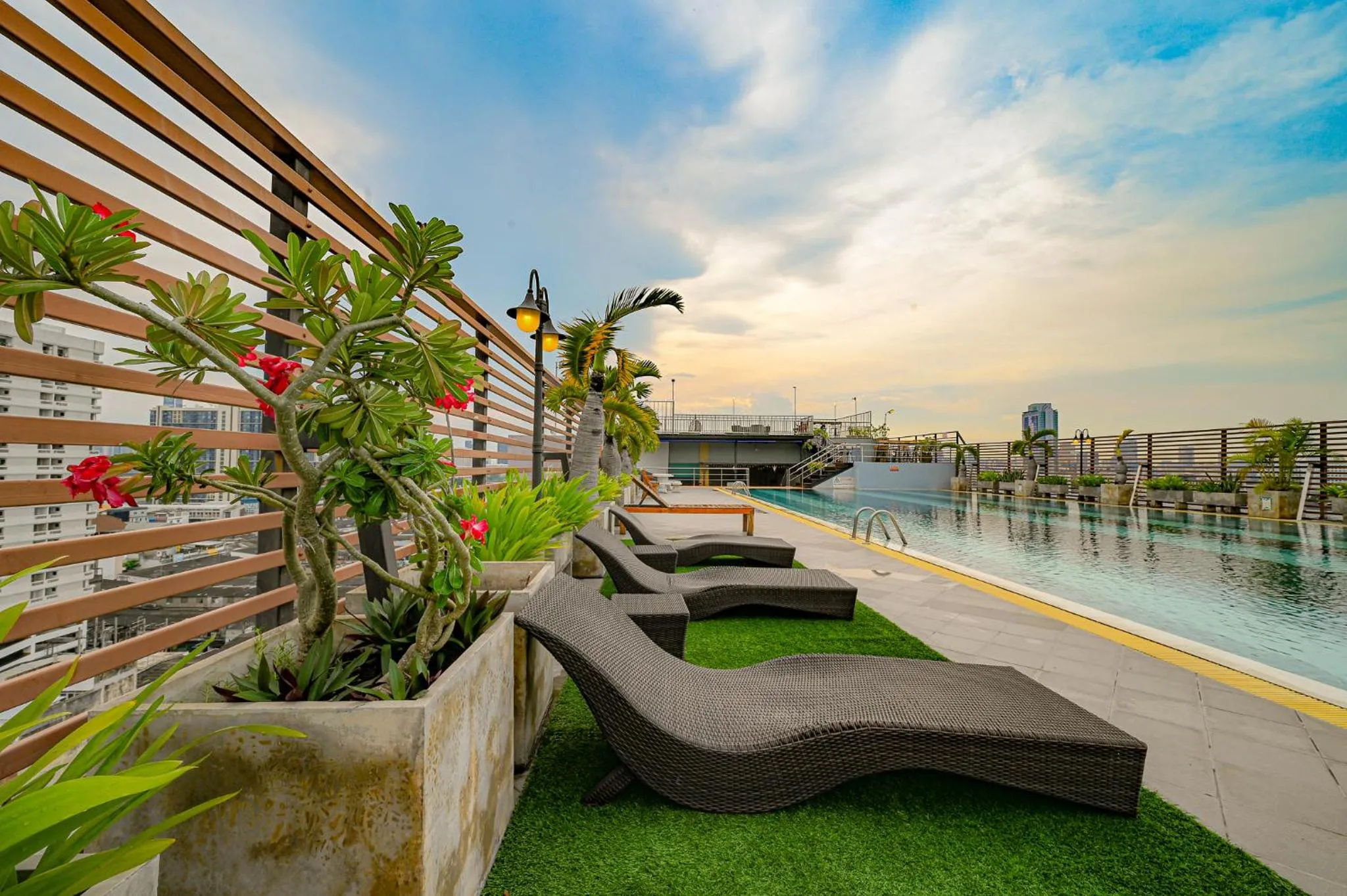 Swimming pool in Witchuwan Apartel