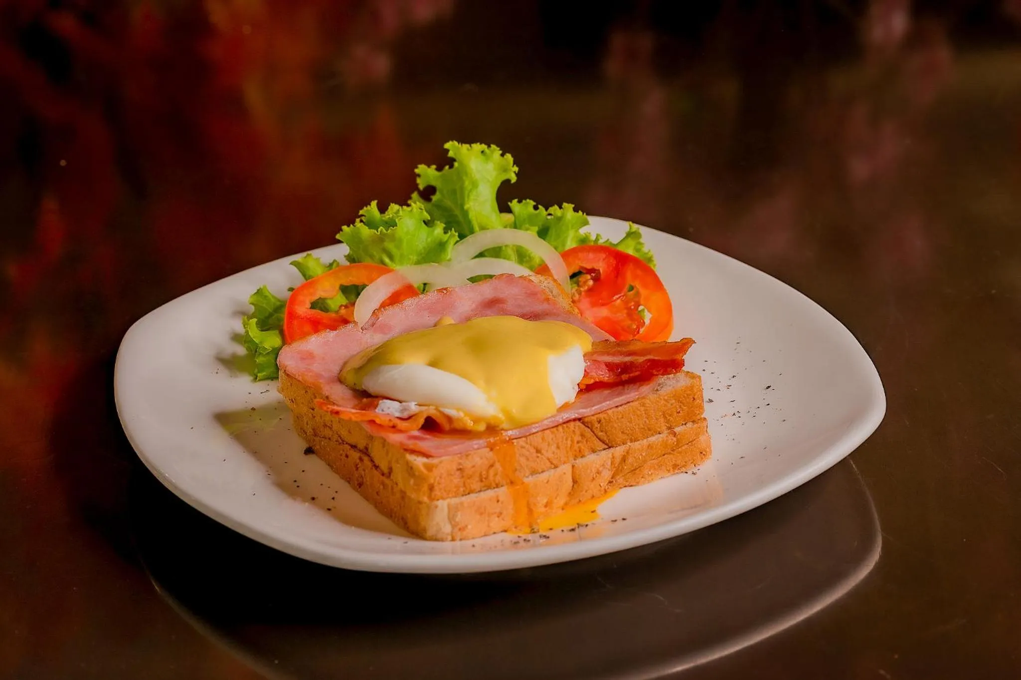 Food in Witchuwan Apartel