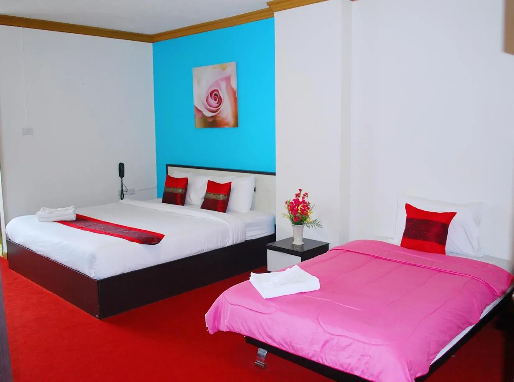 Deluxe Double Bed & Sofa Bed 6’ in Witchuwan Apartel Deluxe Double Bed & Sofa Bed 6’ in Witchuwan Apartel