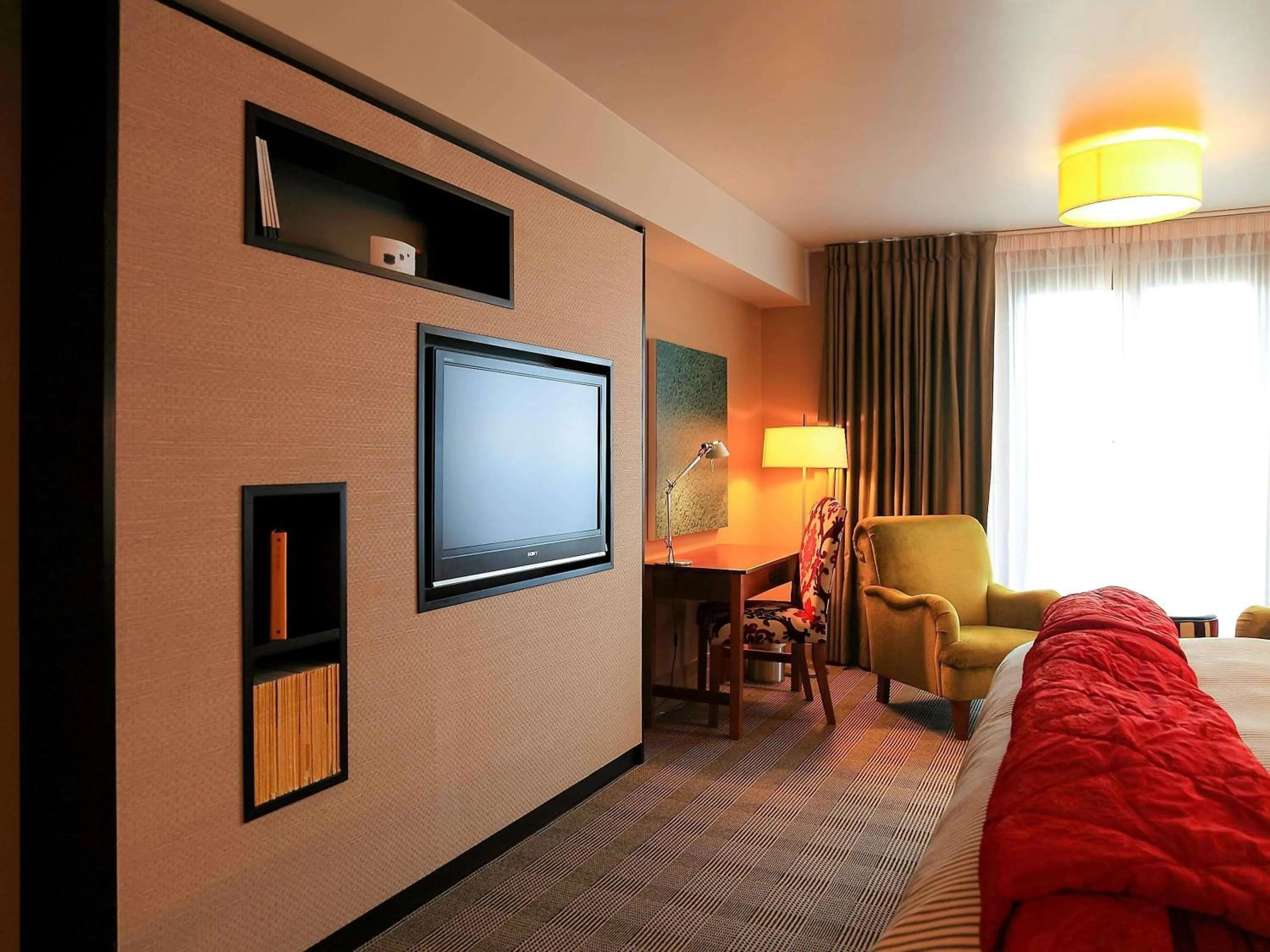 Bedroom, Bed in Hotel St Moritz, Queenstown - MGallery Collection