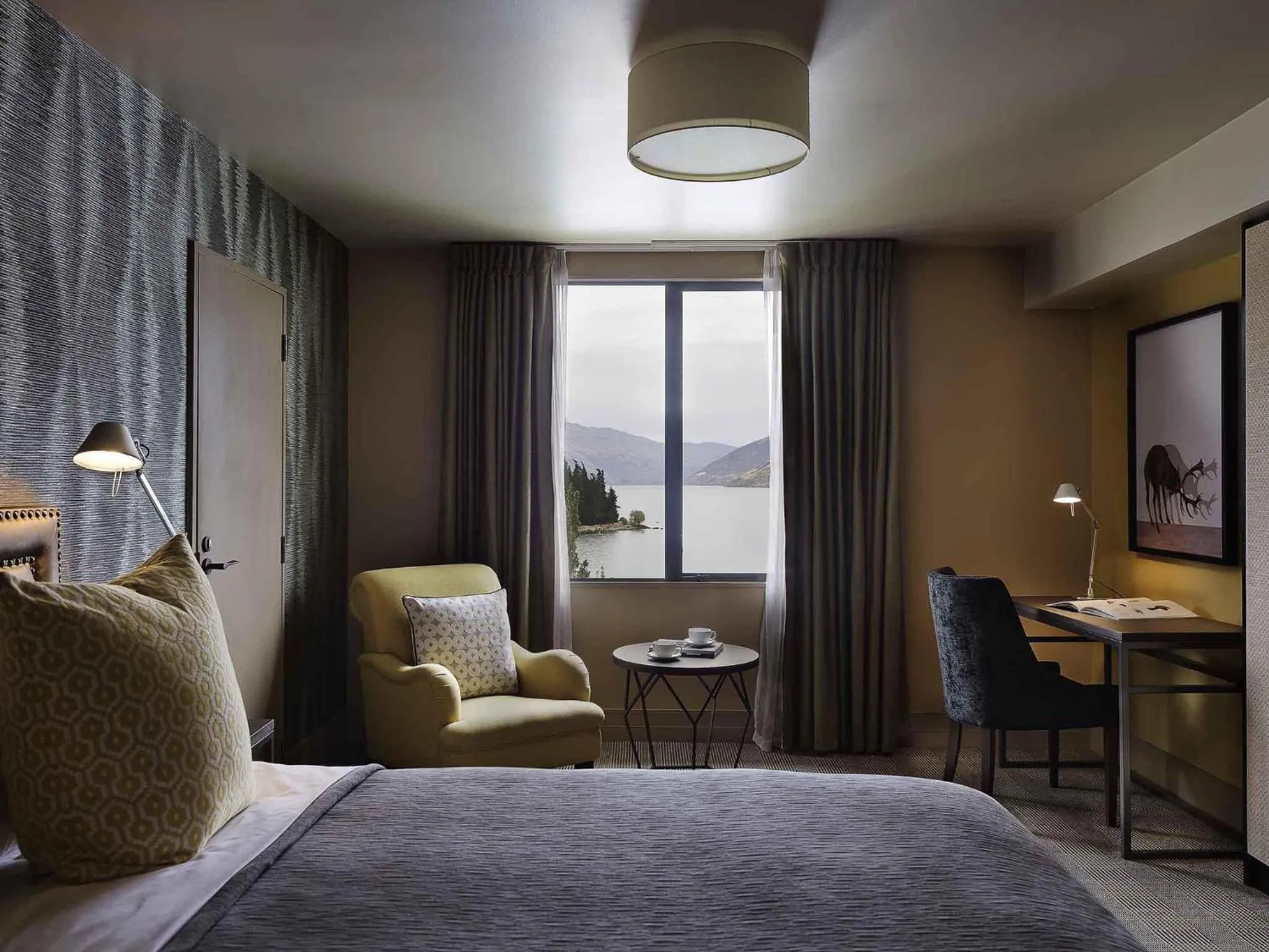 Bedroom, Bed in Hotel St Moritz, Queenstown - MGallery Collection