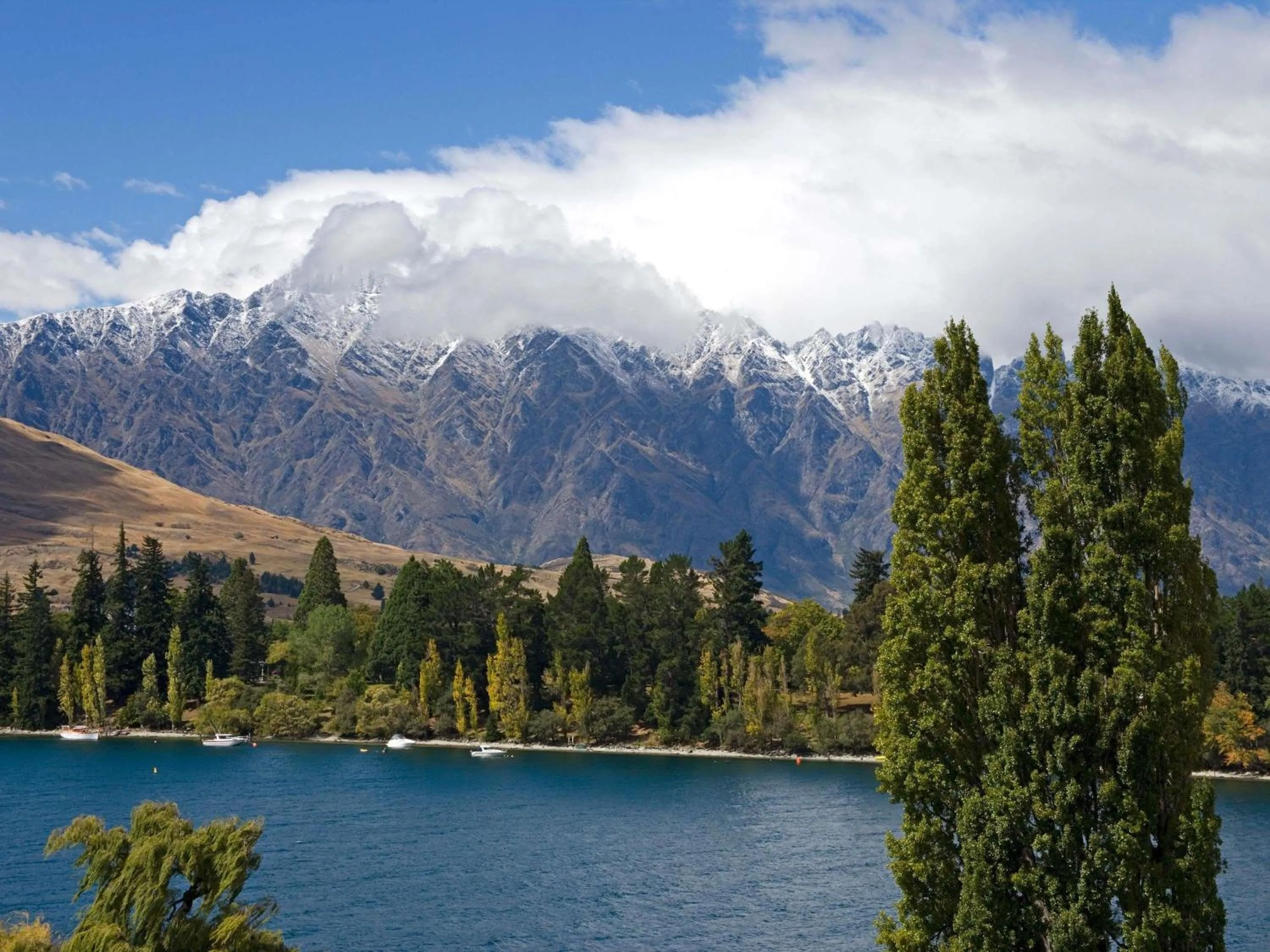 Golfcourse in Hotel St Moritz, Queenstown - MGallery Collection