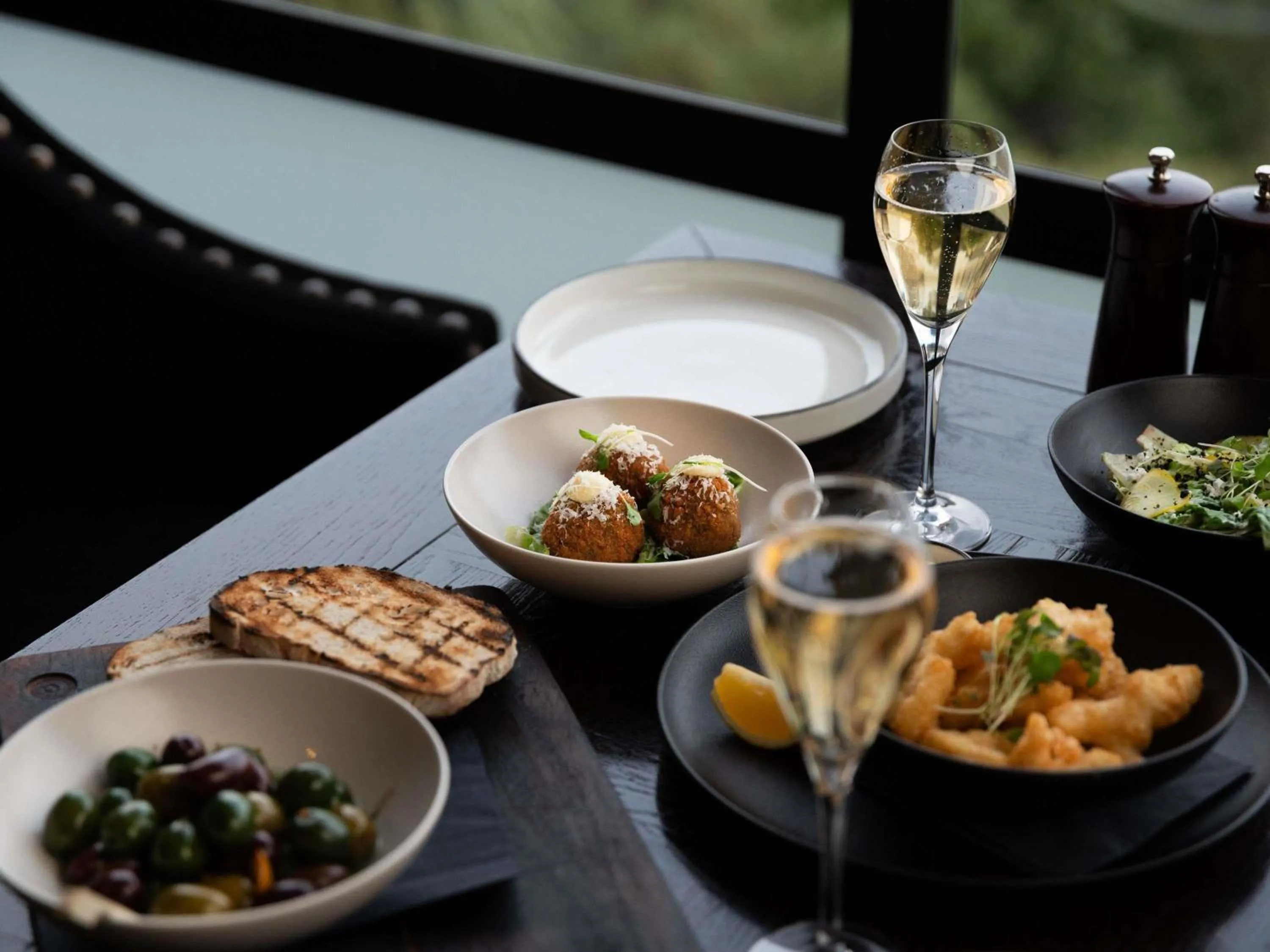 Restaurant/places to eat in Hotel St Moritz, Queenstown - MGallery Collection