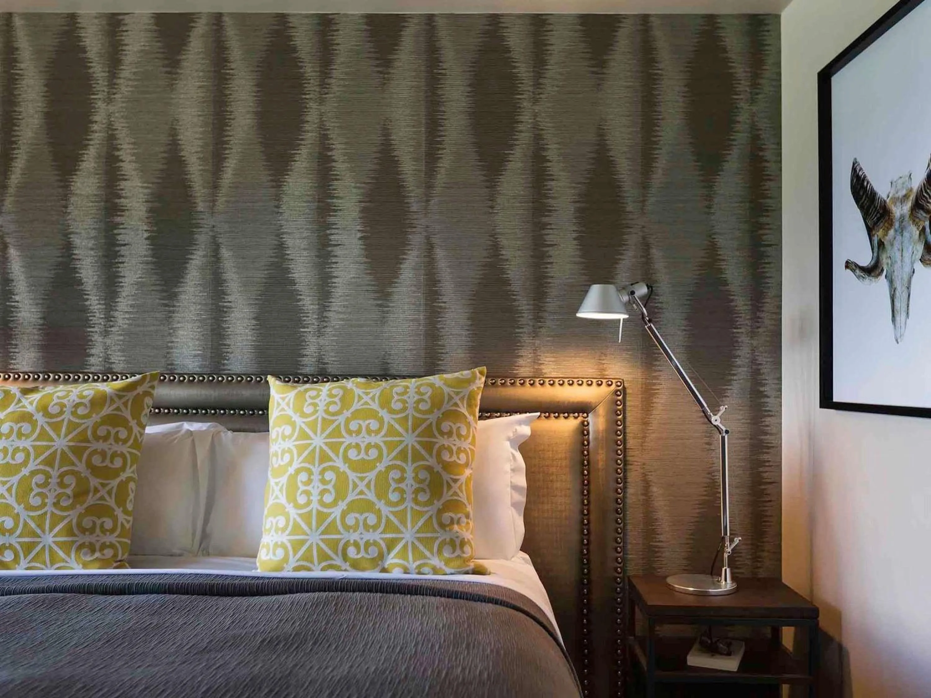 Bedroom, Bed in Hotel St Moritz, Queenstown - MGallery Collection