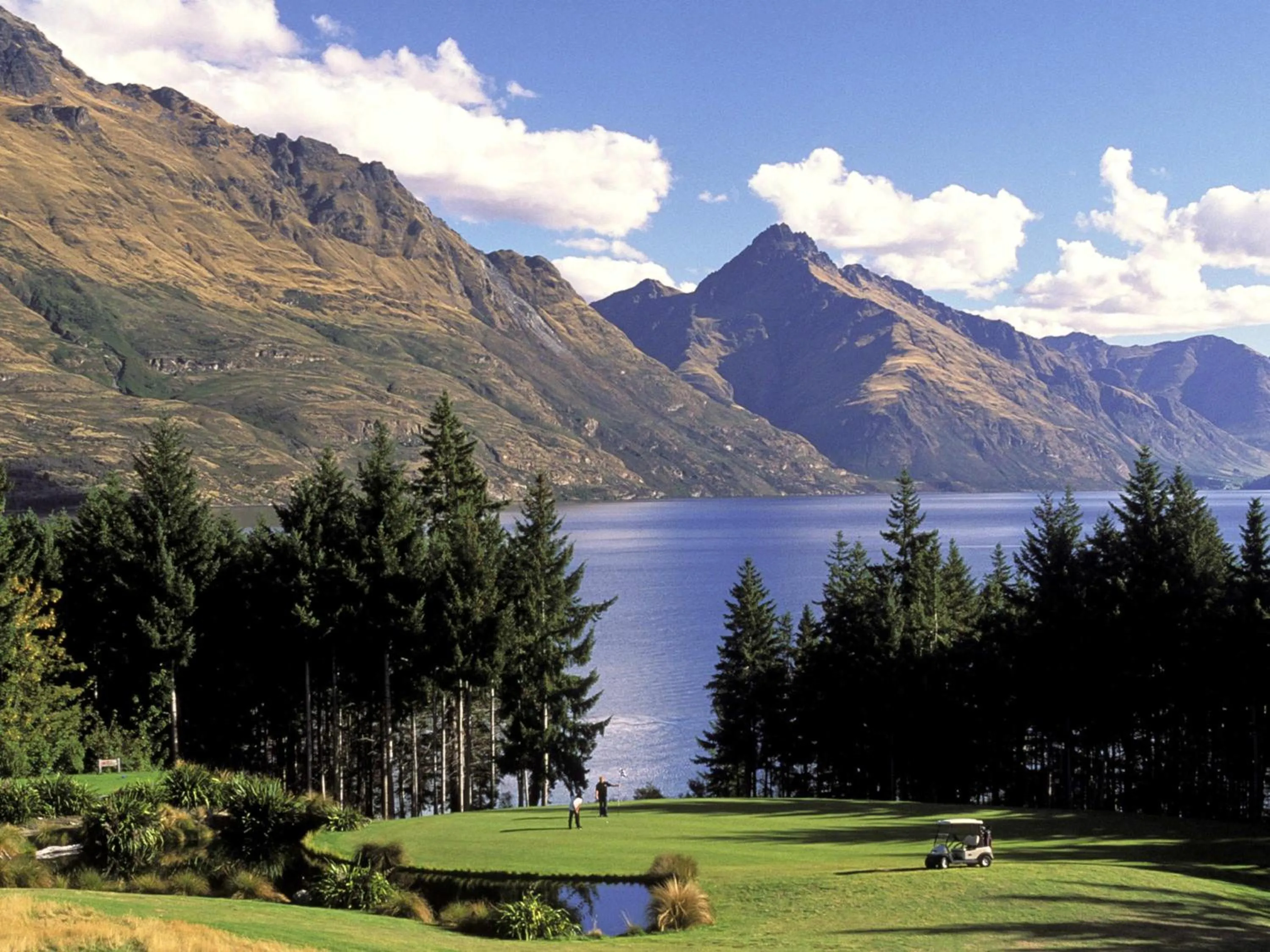 Golfcourse in Hotel St Moritz, Queenstown - MGallery Collection