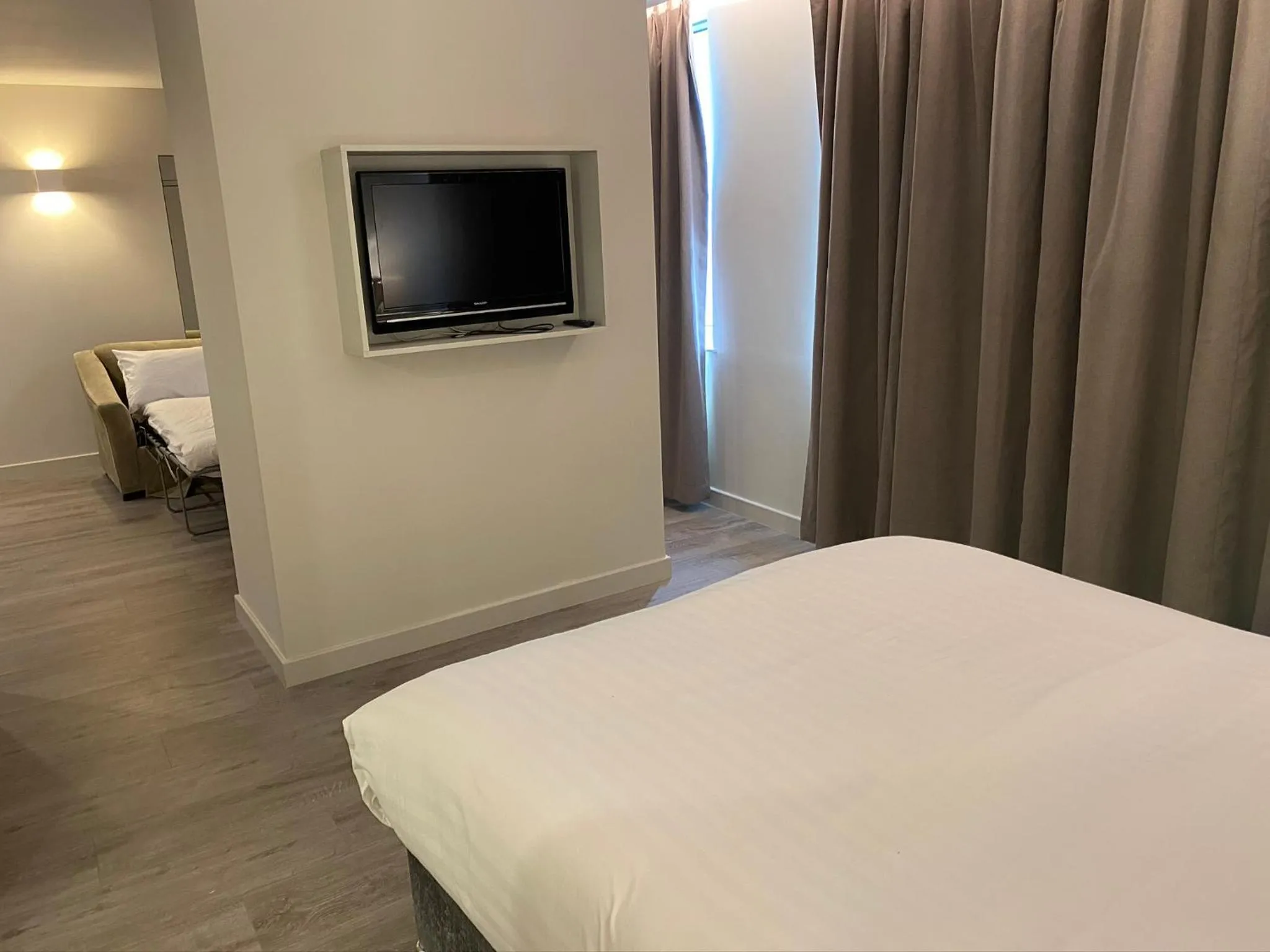 TV and multimedia, Bed in Axiom Park Hotel