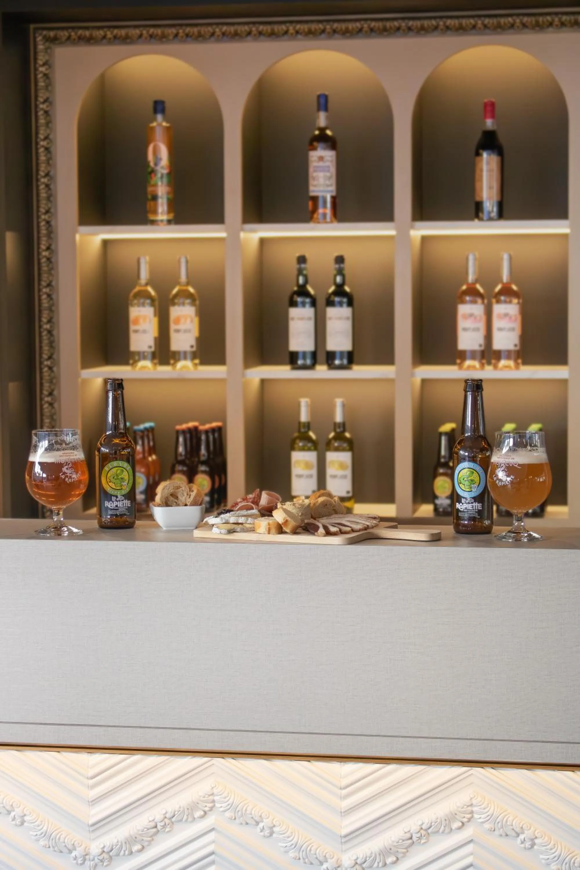 Living room in Brit Hotel Cahors - Le Valentré