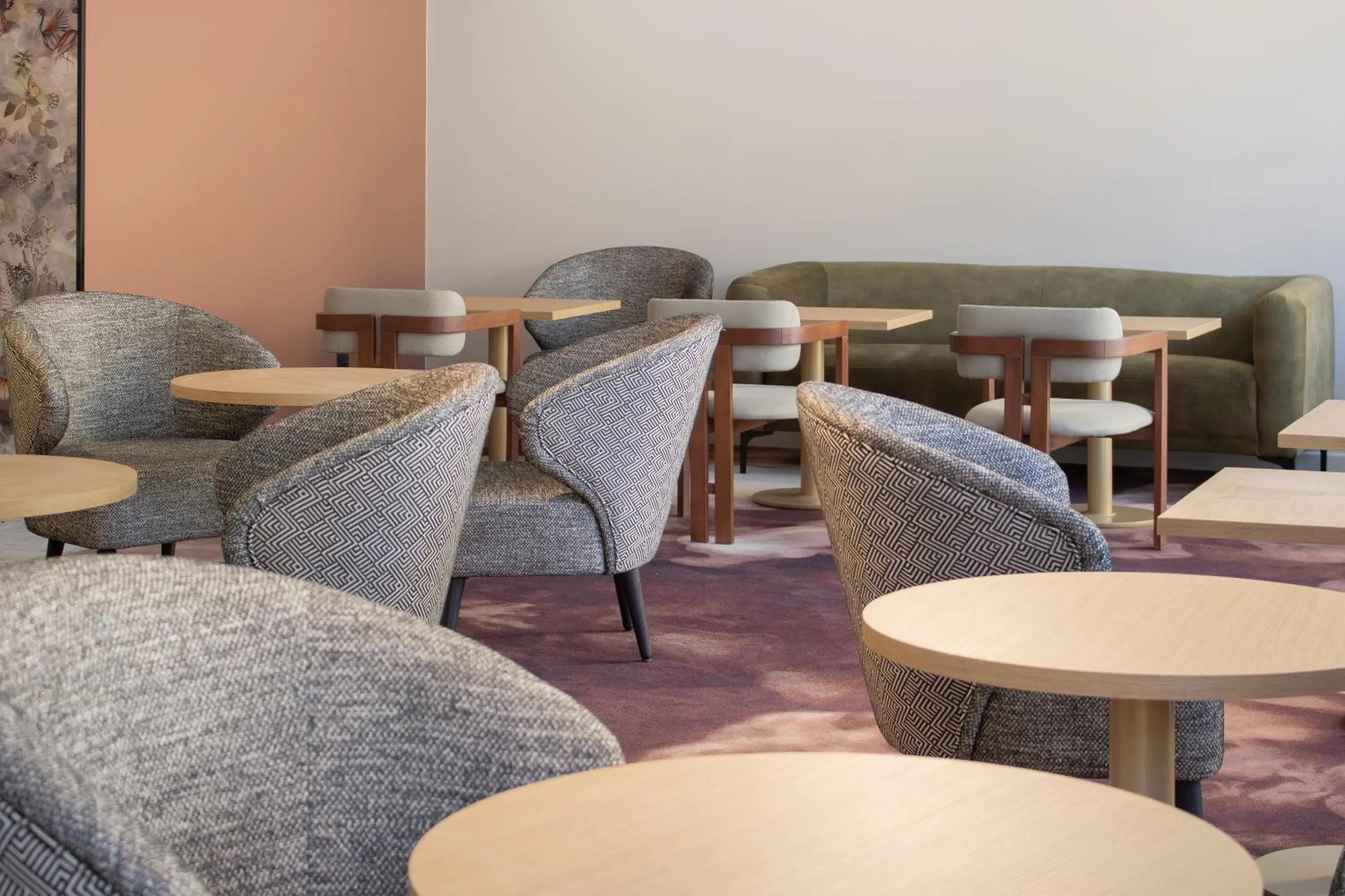 Living room in Brit Hotel Cahors - Le Valentré