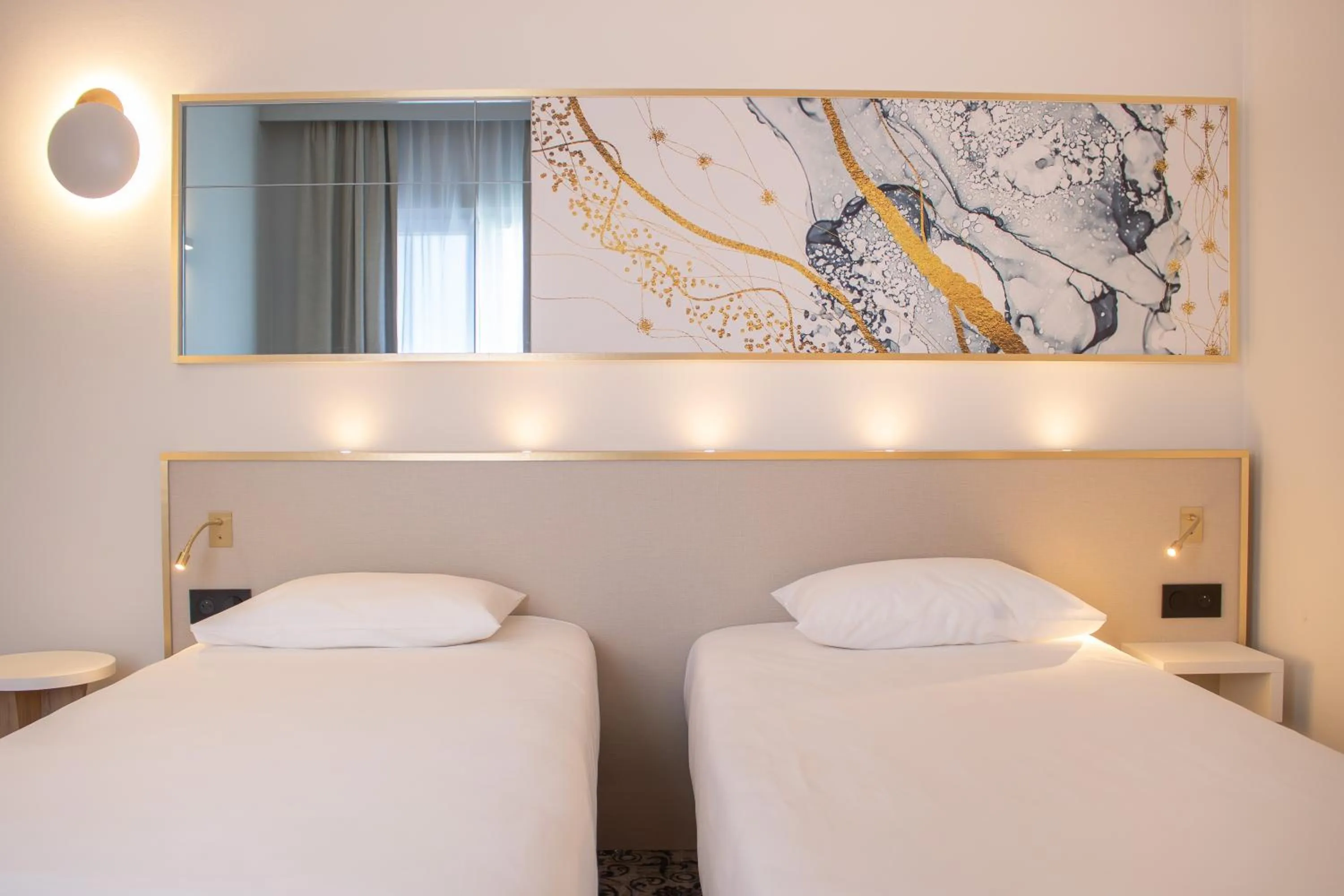 Bedroom, Bed in Brit Hotel Cahors - Le Valentré