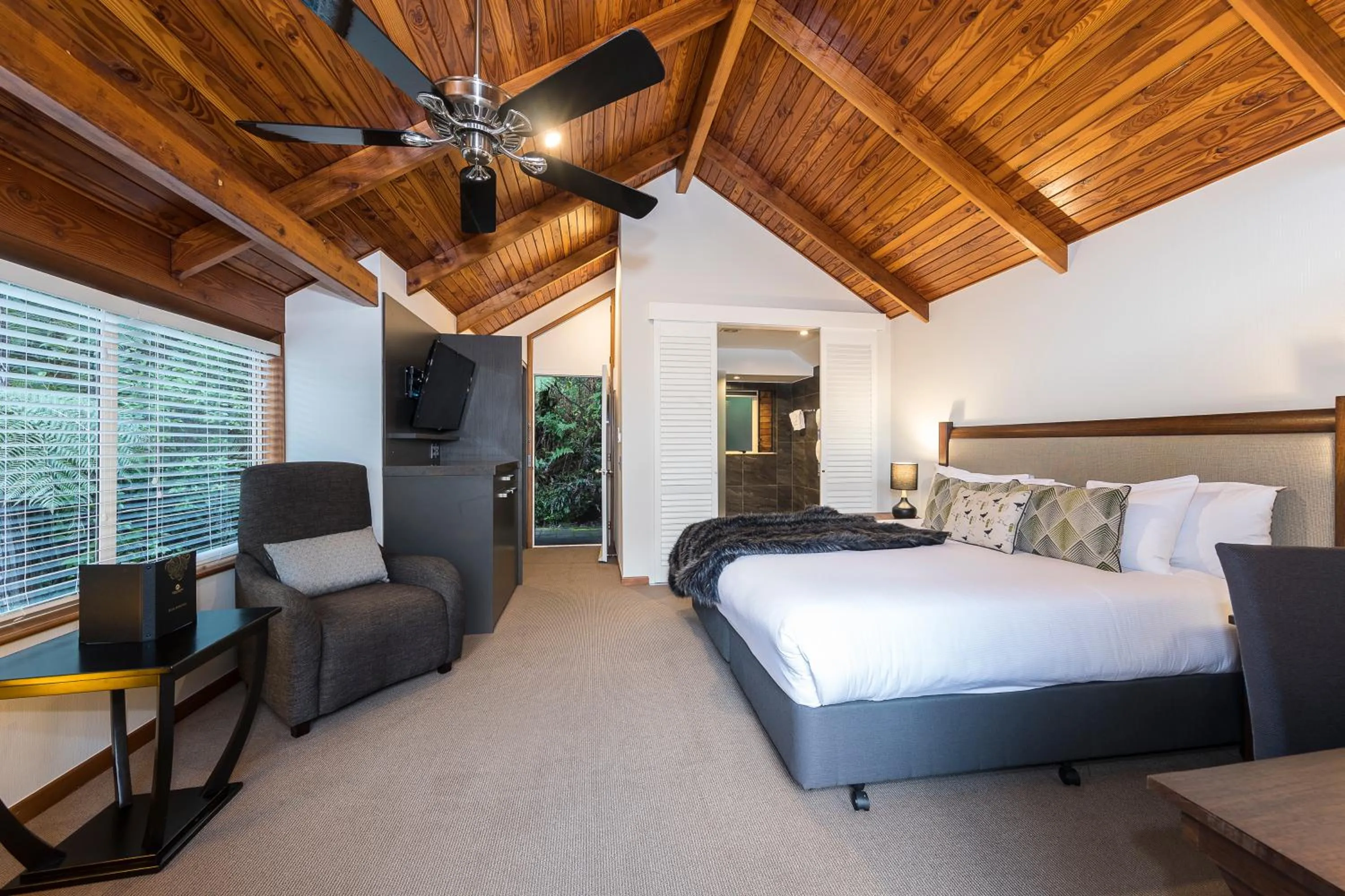 Bedroom, Bed in Grand Mercure Puka Park Resort