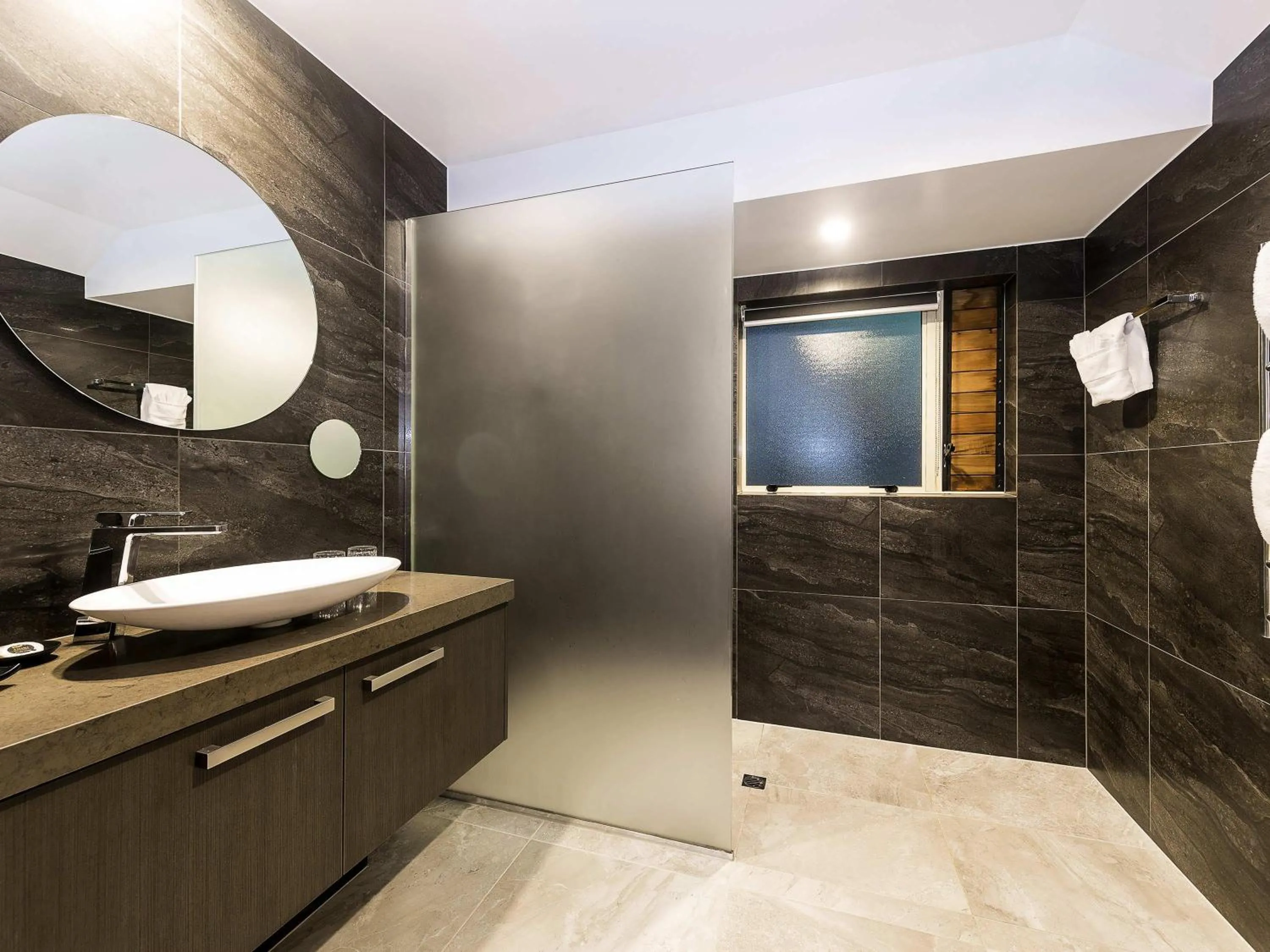 Bedroom in Grand Mercure Puka Park Resort