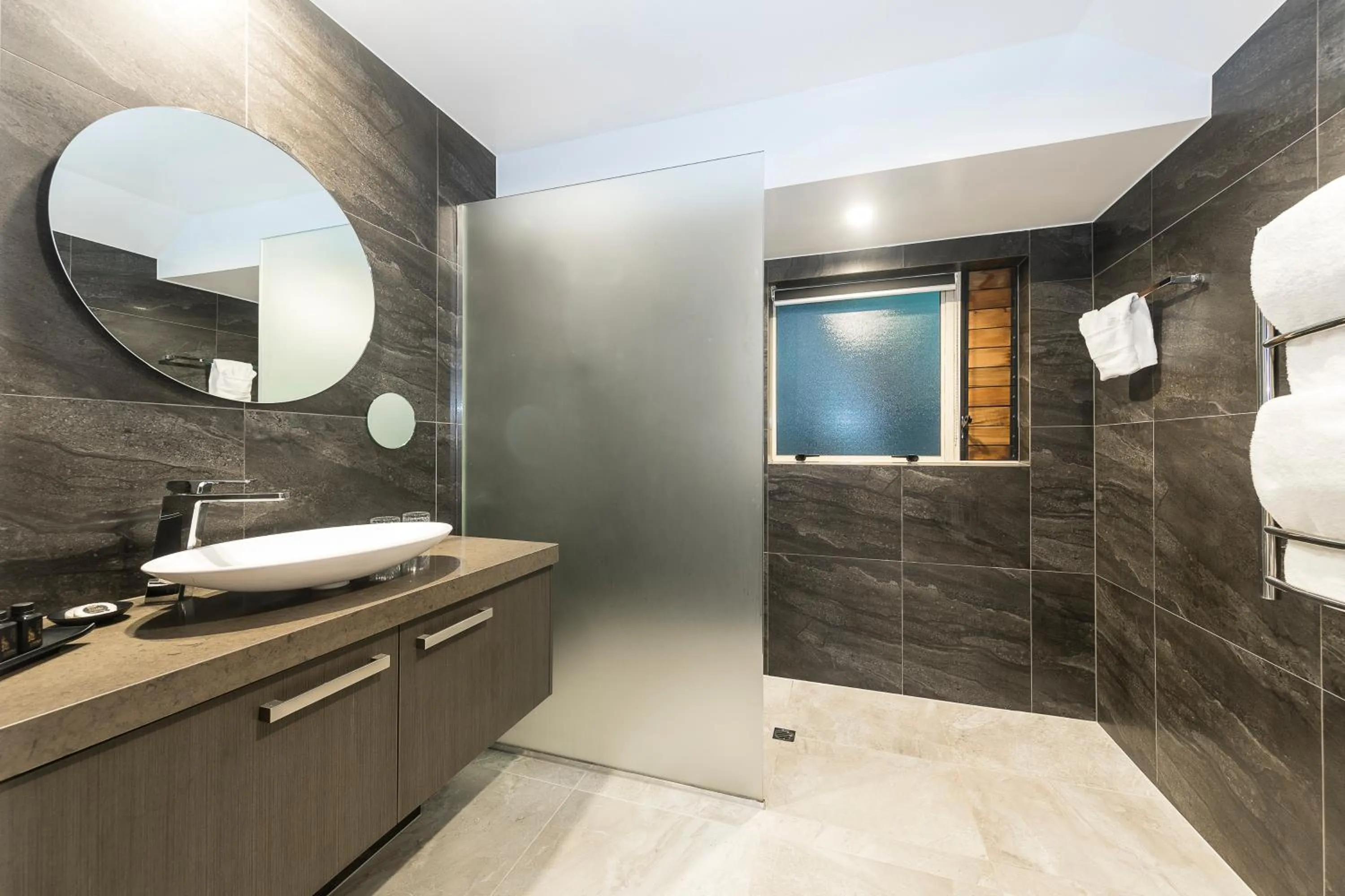 Bathroom in Grand Mercure Puka Park Resort