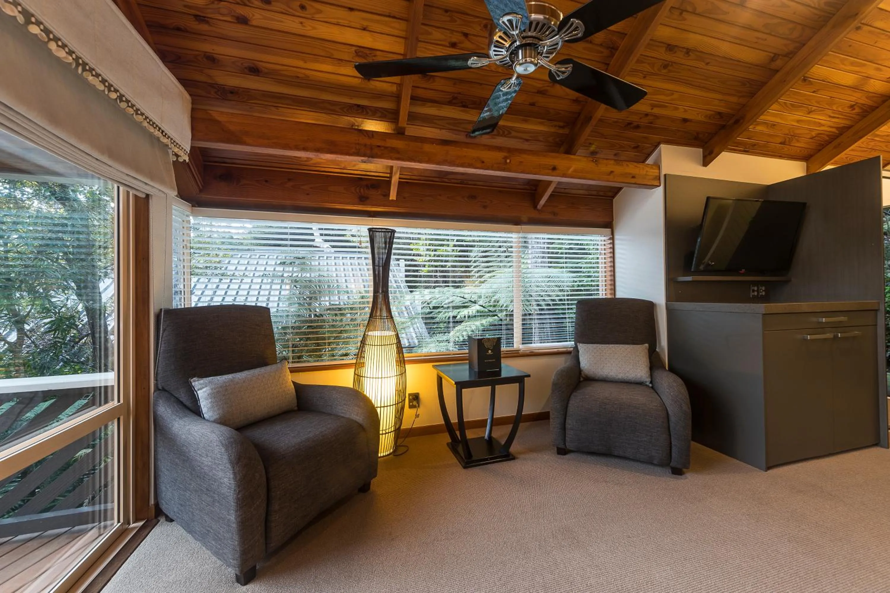 Seating area in Grand Mercure Puka Park Resort
