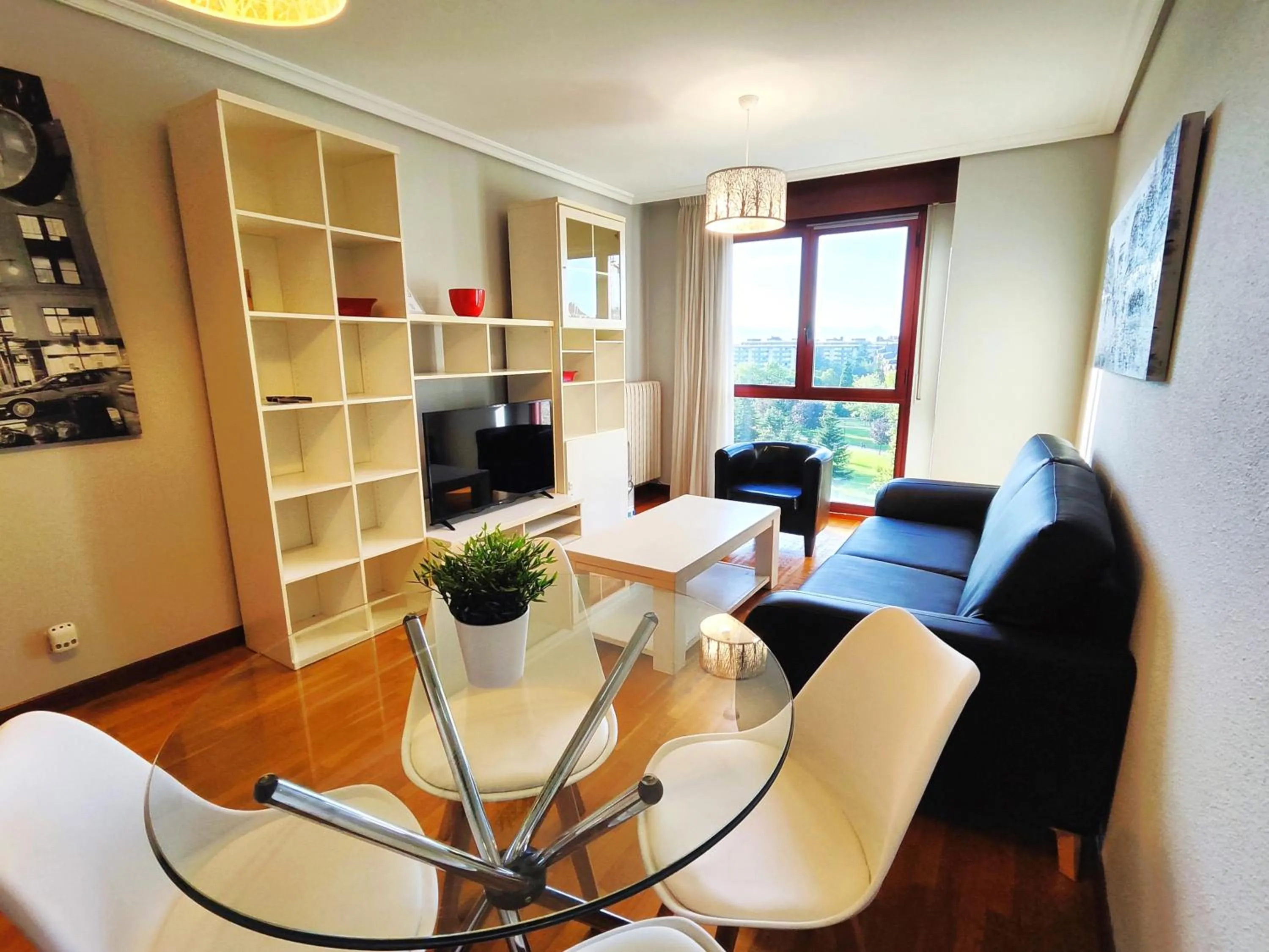 Communal lounge/ TV room in Gestión de Alojamientos Apartments