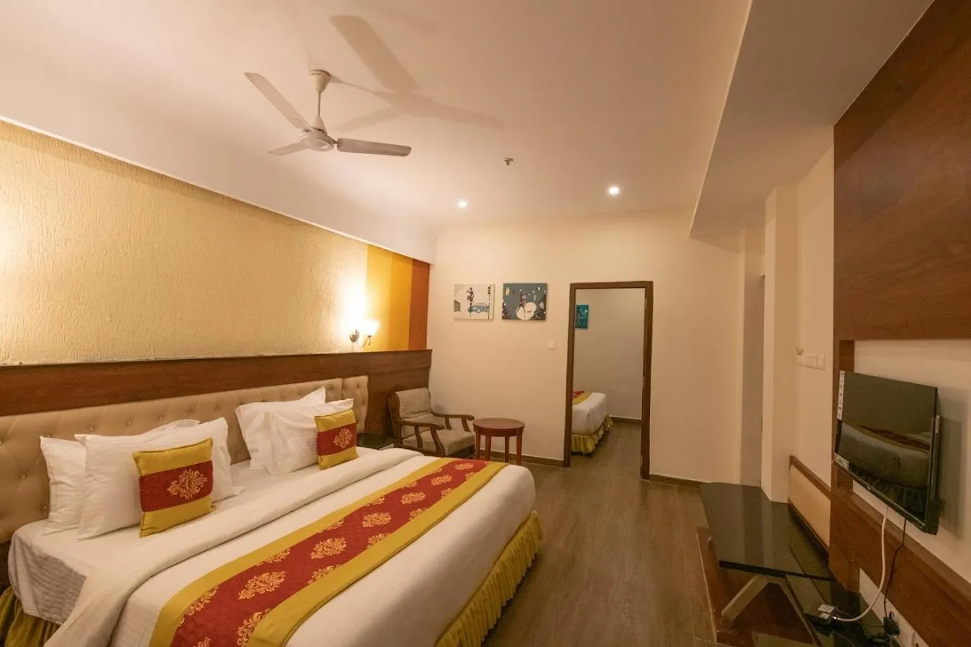 Photo of the whole room, Bed in Hotel High Point