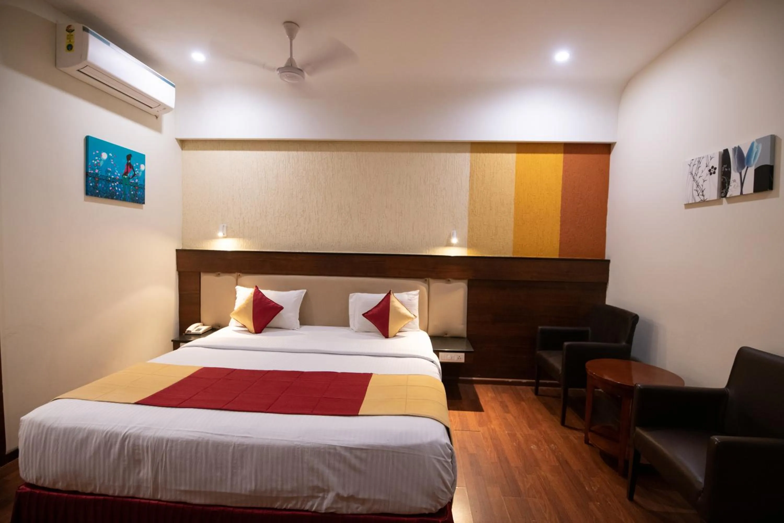 Photo of the whole room, Bed in Hotel High Point