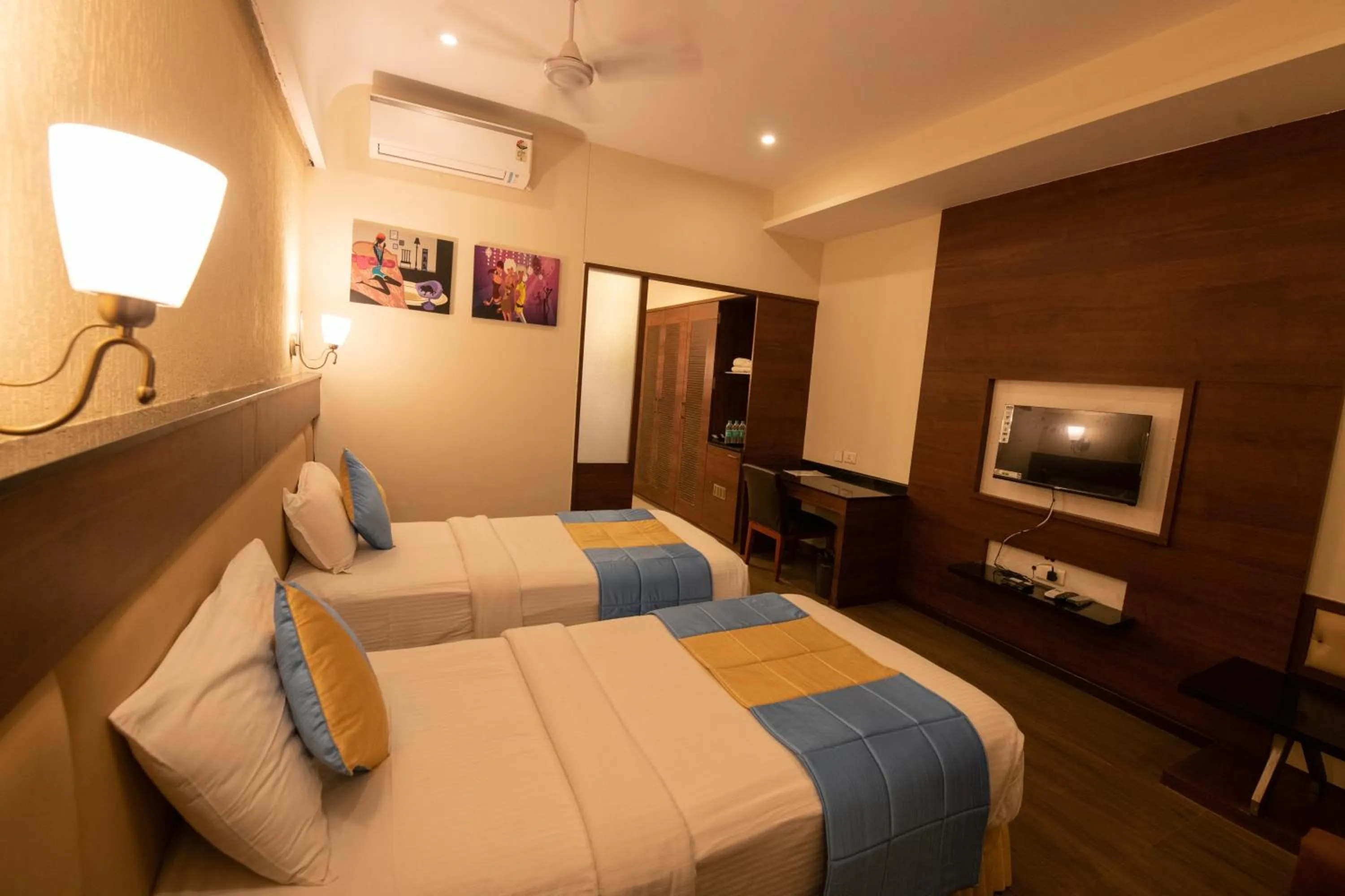 Photo of the whole room, Bed in Hotel High Point