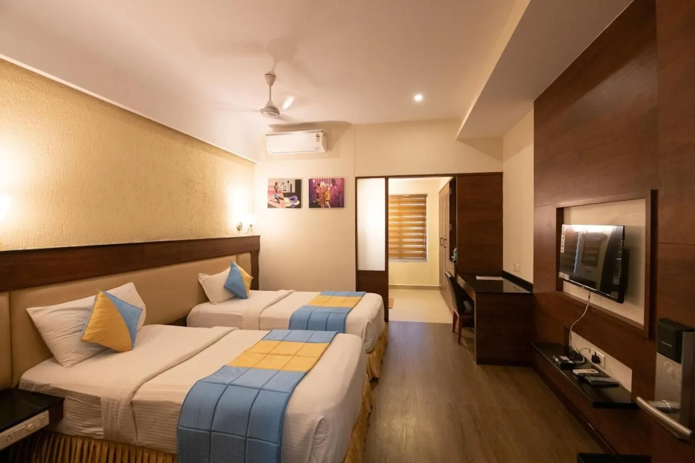 Photo of the whole room, Bed in Hotel High Point