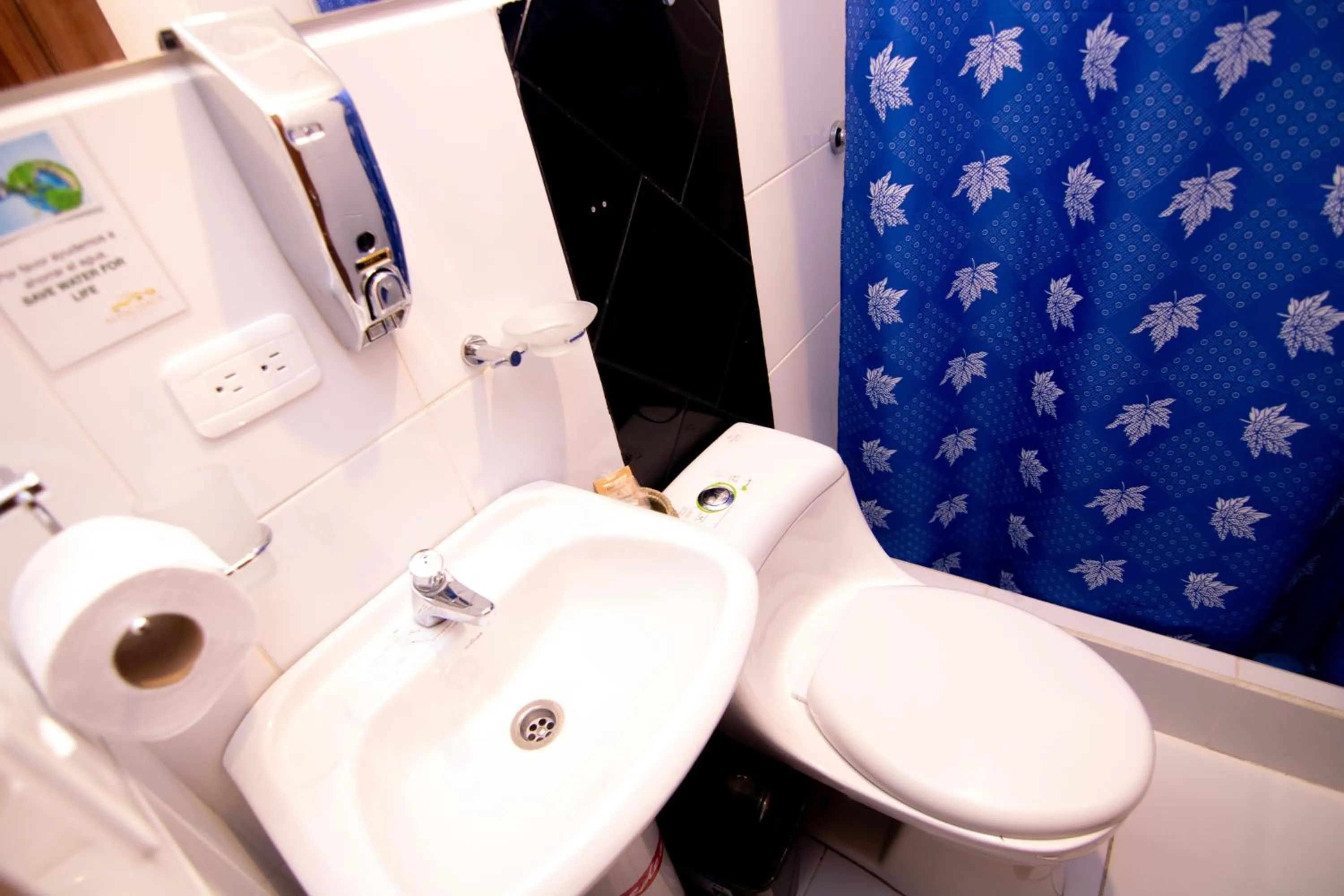 Bathroom in Hostal Alpachaca - New Quito Airport