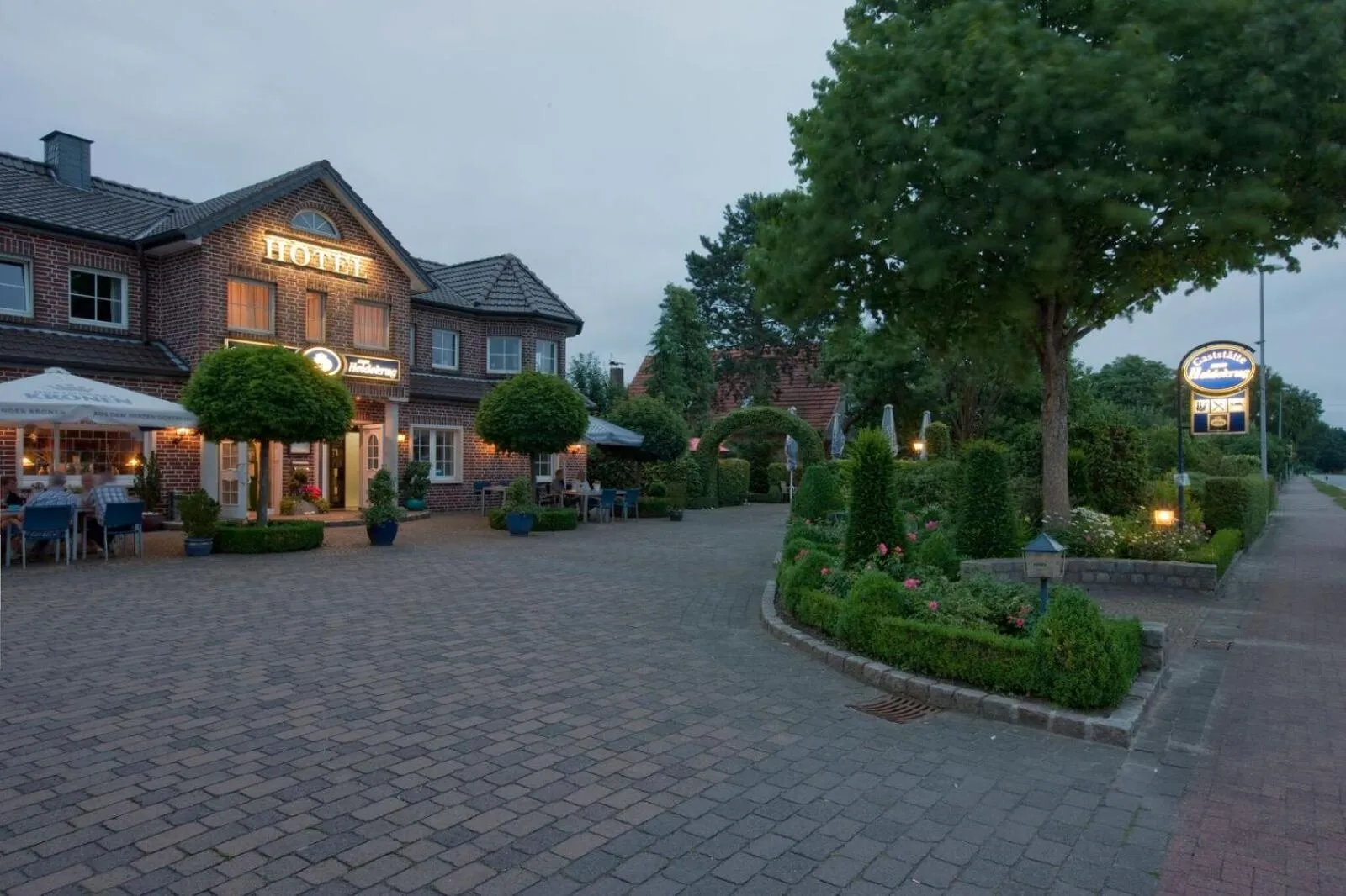 Facade/entrance in Hotel Restaurant Zum Heidekrug