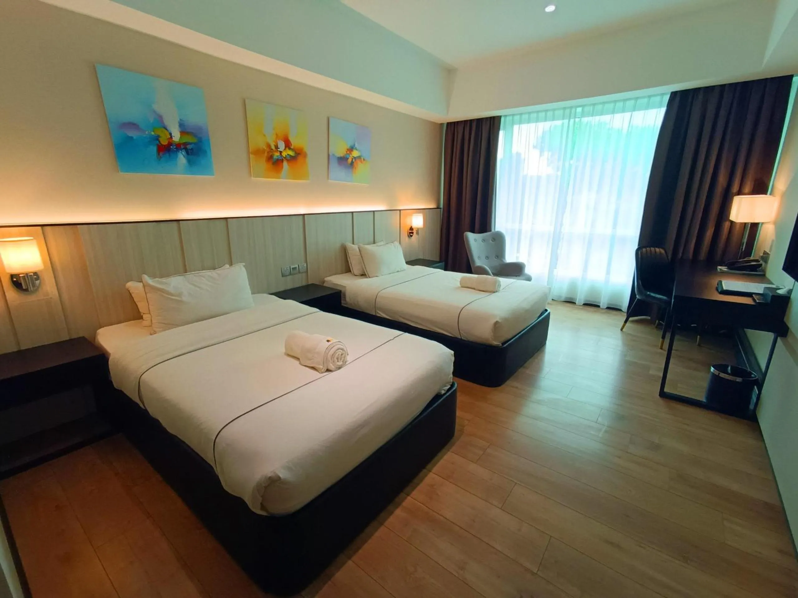 Photo of the whole room, Bed in Higher Hotel