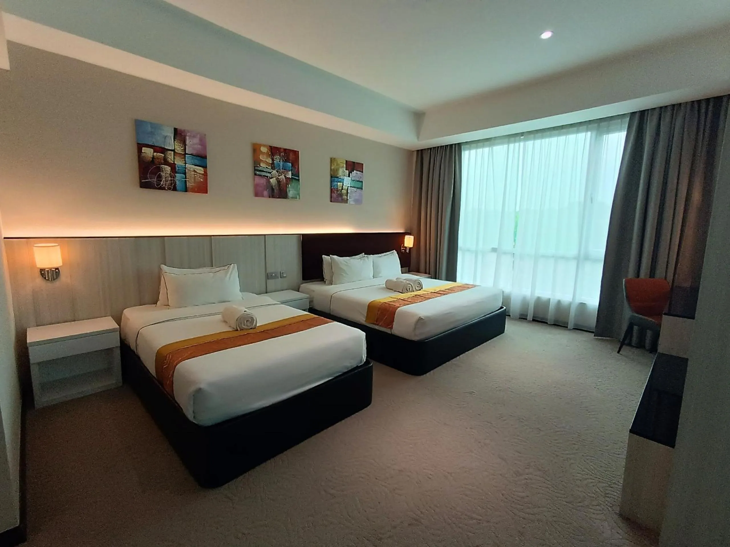 Photo of the whole room, Bed in Higher Hotel